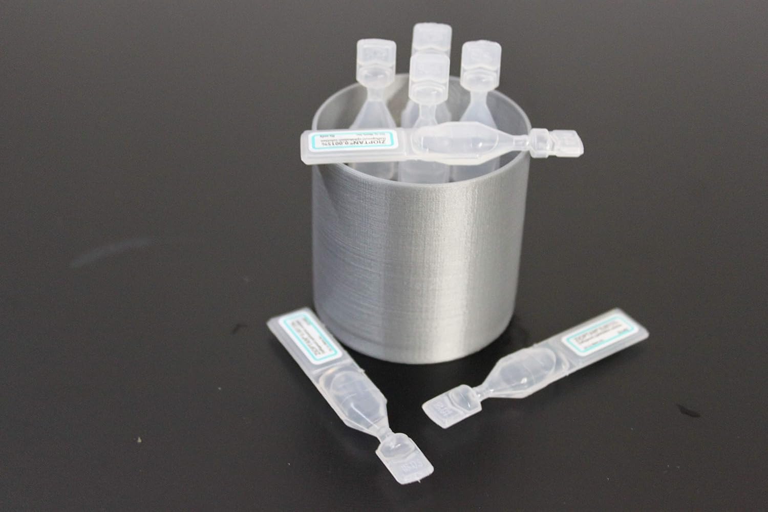 Znet3D Eye Drops Holder & Storage w/lid, Holds 7 Single use Disposable vials (Silver)