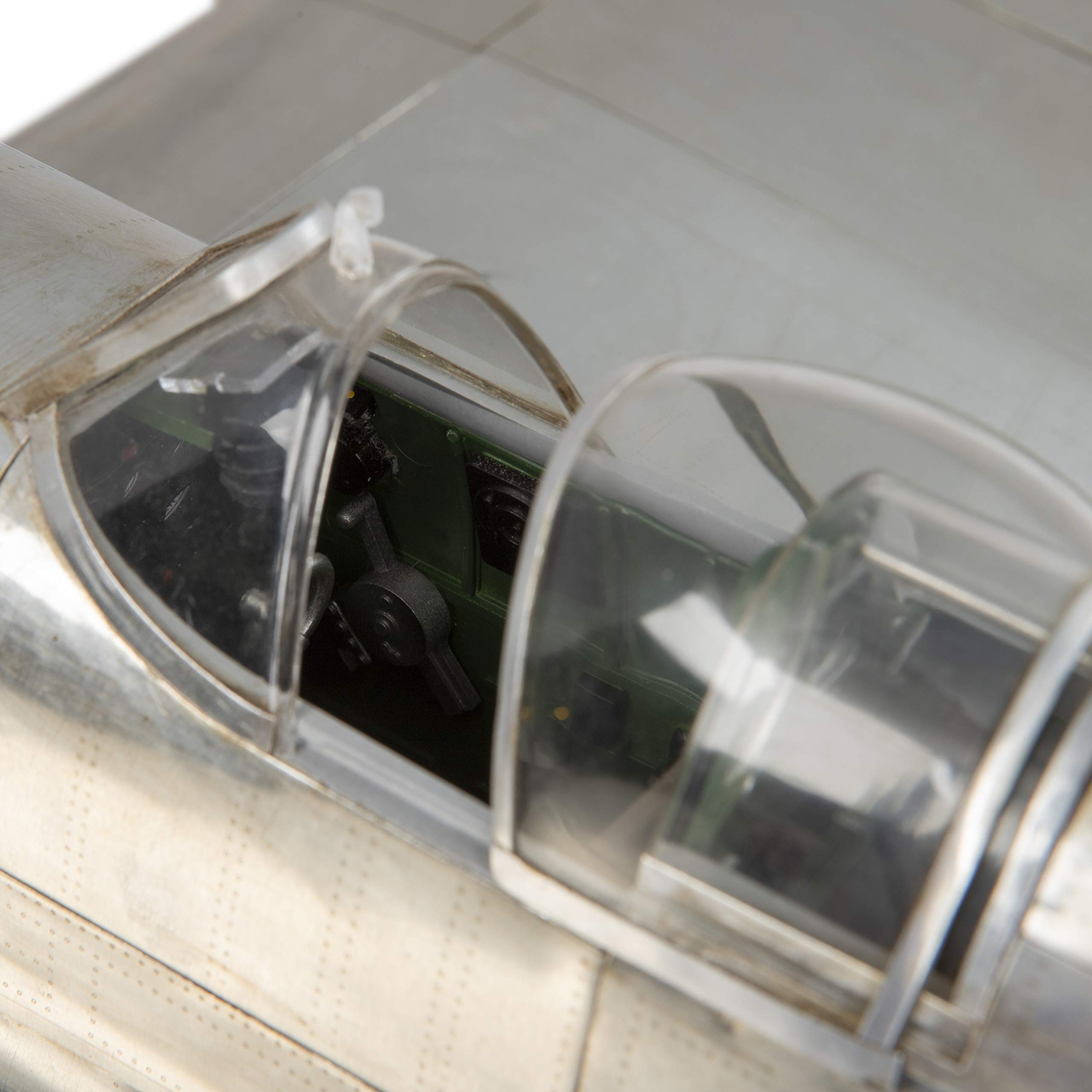 Authentic Models Brillibrum Modellflugzeug Supermarine Spitfire Plus Ständer Detailgetreu Metall Groß Flugzeug Bausatz Indoor Geschenke Geschenkidee