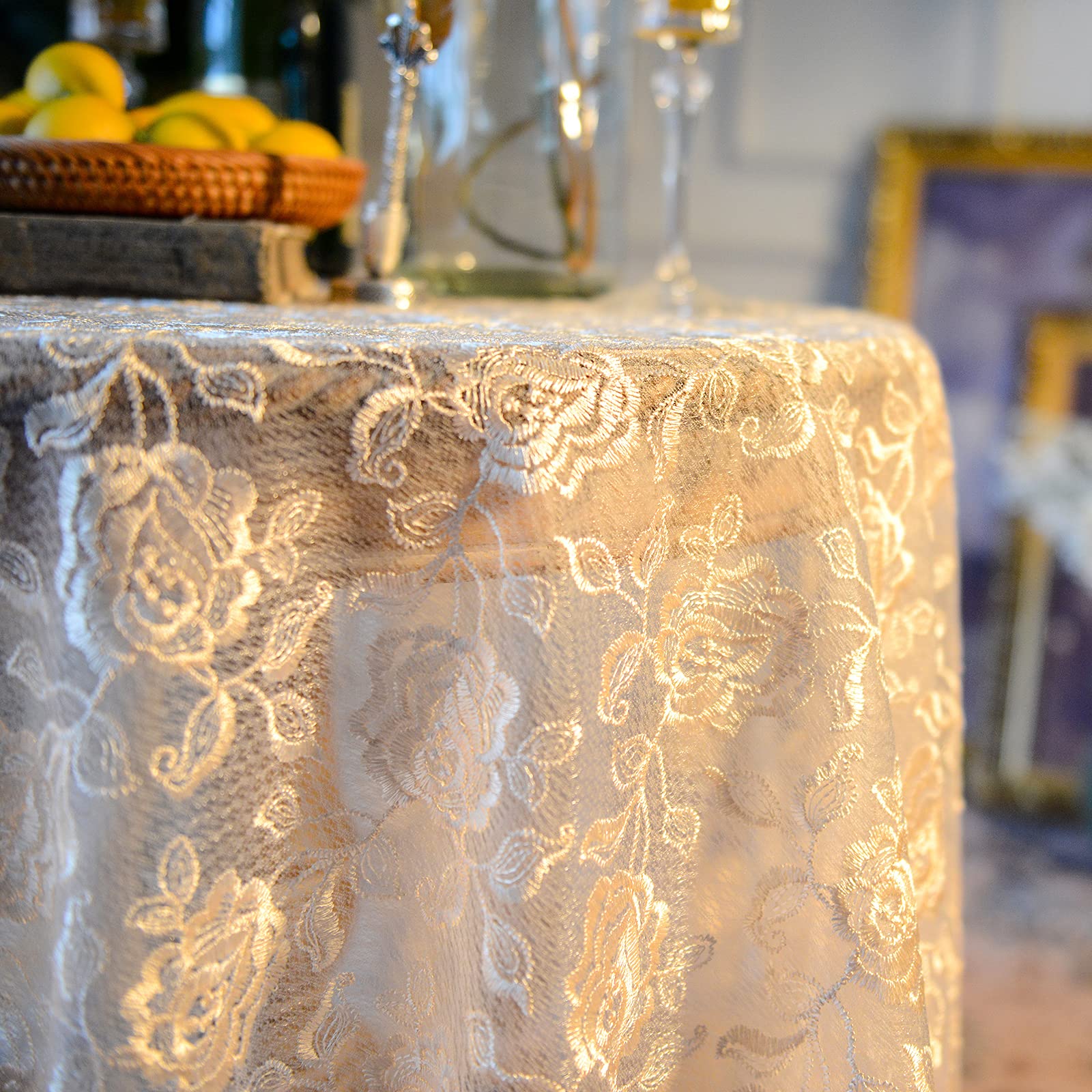 SUTAVIA - Mantel de encaje bordado, diseño clásico cuadrado pequeño de 43 pulgadas, a prueba de polvo, para cocina, comedor, picnic, banquete de boda y decoración del hogar (dorado)