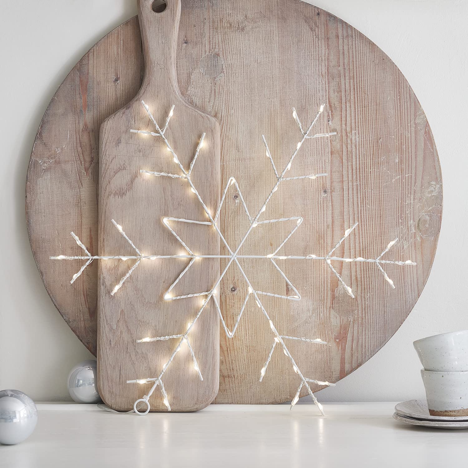Lights4fun Christmas Light Up LED Osby Snowflake Silhouette Hanging Decoration Battery Operated for Indoor Use 50cm