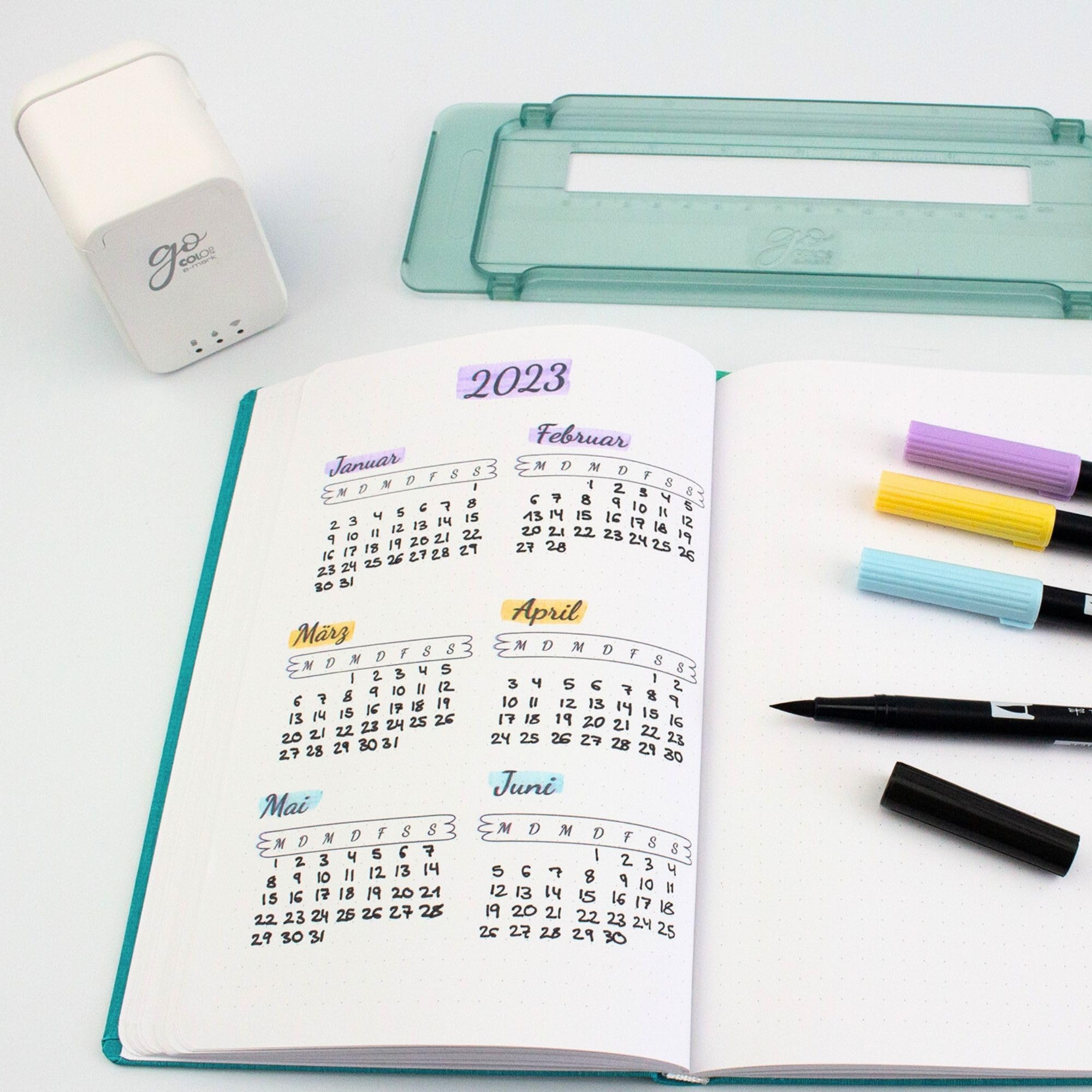COLOP e-Mark go Bullet Journal Set | Mobiler Mini-Drucker inkl. Zubehör | 4 Tombow ABT Dual Brush Pens, Travel Journal, Lineal, Kleberoller & Rollcase | Kreatives Planner & DIY Kit