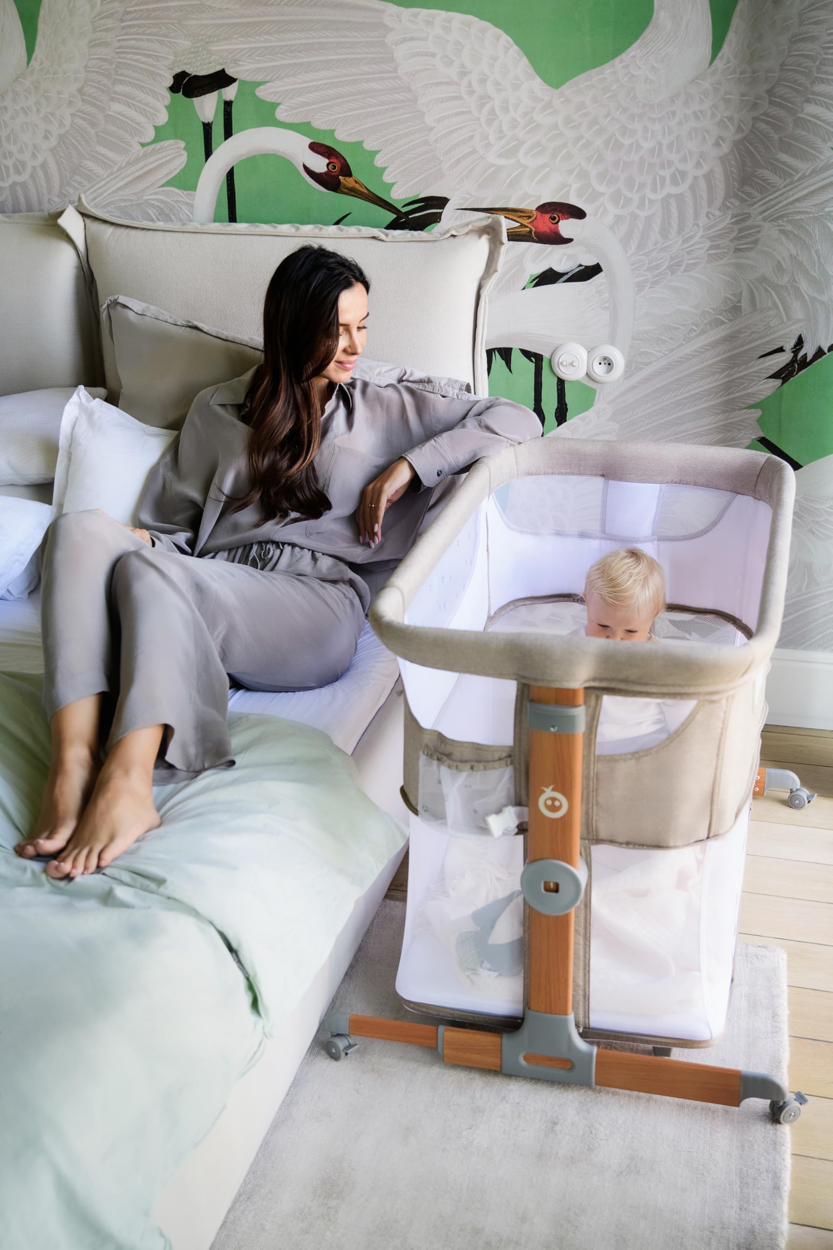 Momi Lettino multifunzione SMART BED 4-in-1, lettino co-sleeping e box, per bambini fino a 15 kg di peso, con altezza regolabile a 5 livelli, con materassino, cinghie di fissaggio e rotelle