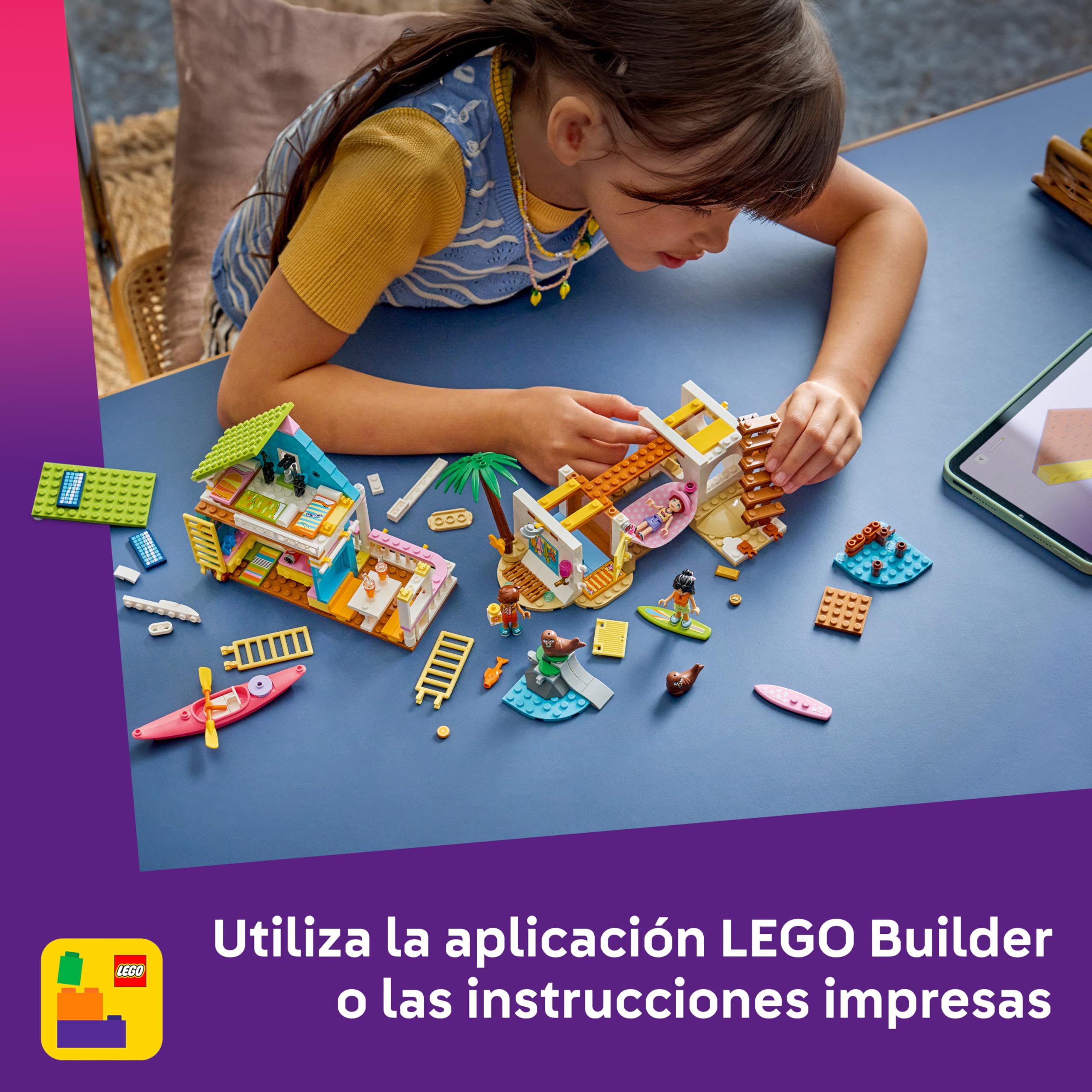 LEGO Friends Casa en la Playa con Focas - Casa de Juguete con 3 Mini Muñecos, 2 Figuras de Animales Marinos y Accesorios inc. Kayak y Tabla de Surf - Regalo de Cumpleaños para Niñas de 7+ Años - 42699