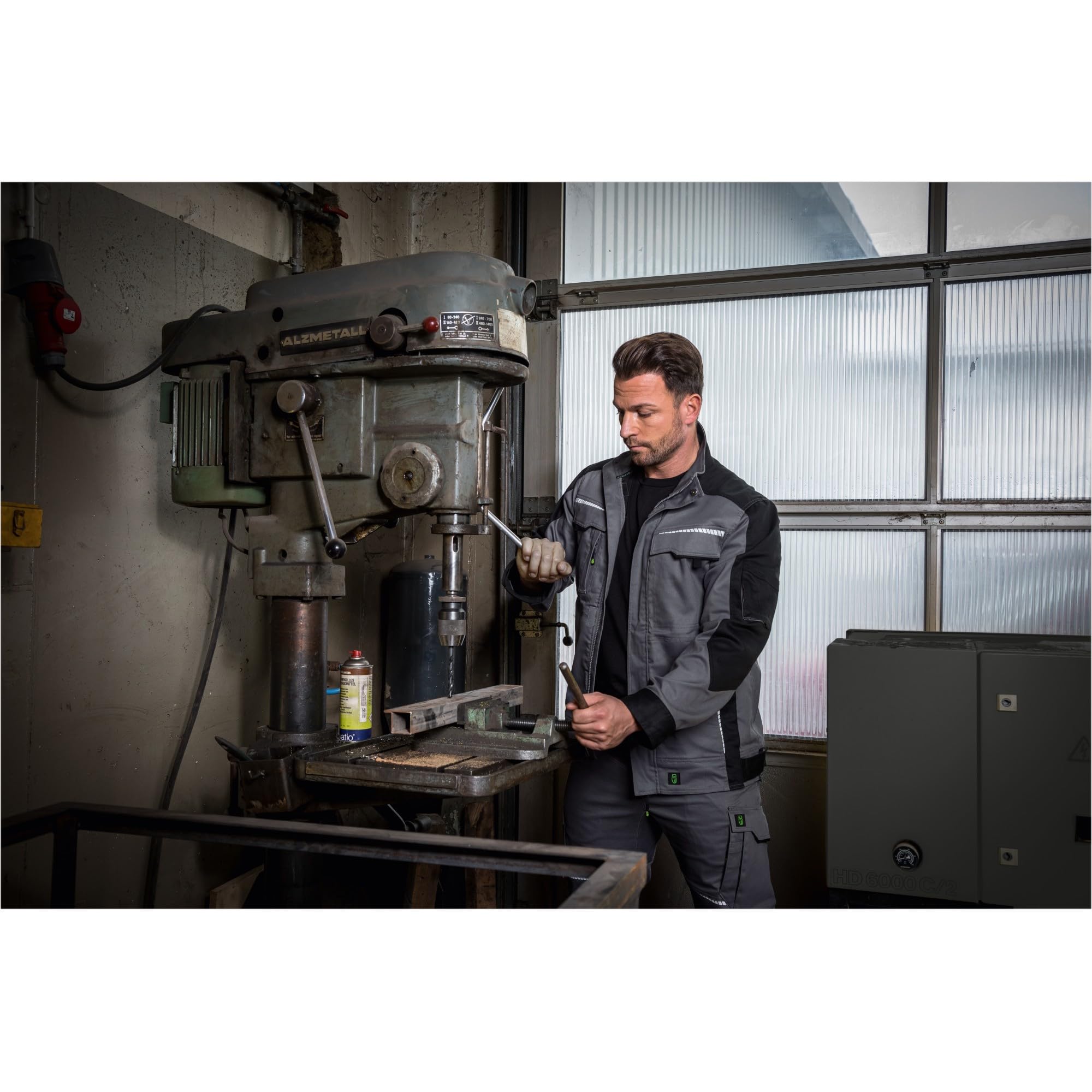 Leibwächter Flex-Line Herren Arbeitsjacke Bundjacke, atmungsaktive Allwetterjacke mit Stretchanteil für Herbst und Winter, robuste Arbeitsjacke Männer mit Reflexstreifen