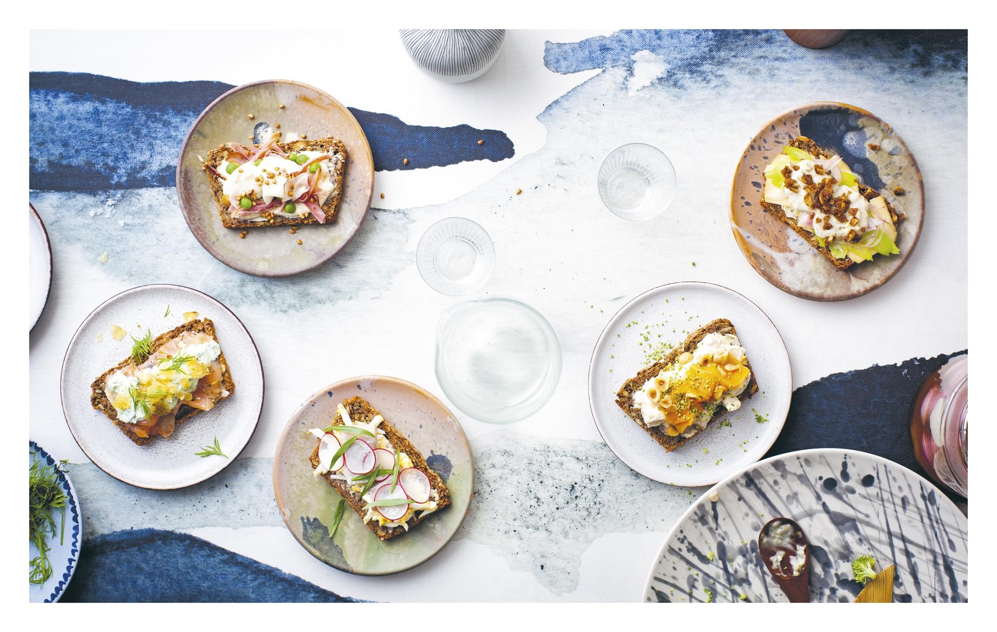 Modern Nordic: Über 100 Rezepte aus den Küchen Skandinaviens. Stilvolles skandinavisches Kochbuch mit atemberaubenden Bildern
