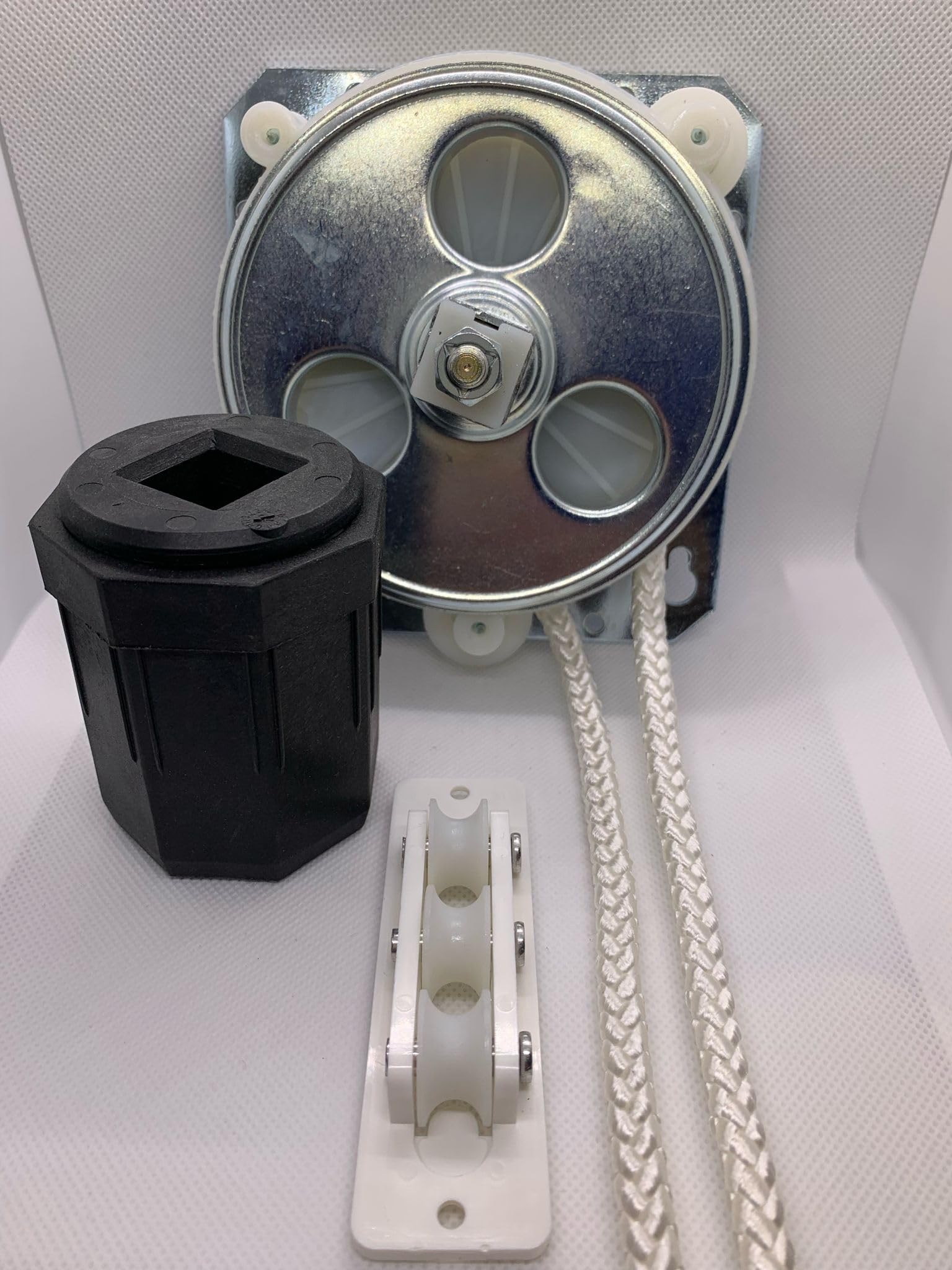 Avvolgitore a frizione MICROLIFT, lato destro avvolgitore per tapparelle microlift, argano tapparella con cordone da 1,5 mt., avvolgitore tapparella DX con calotta e guidacordone.