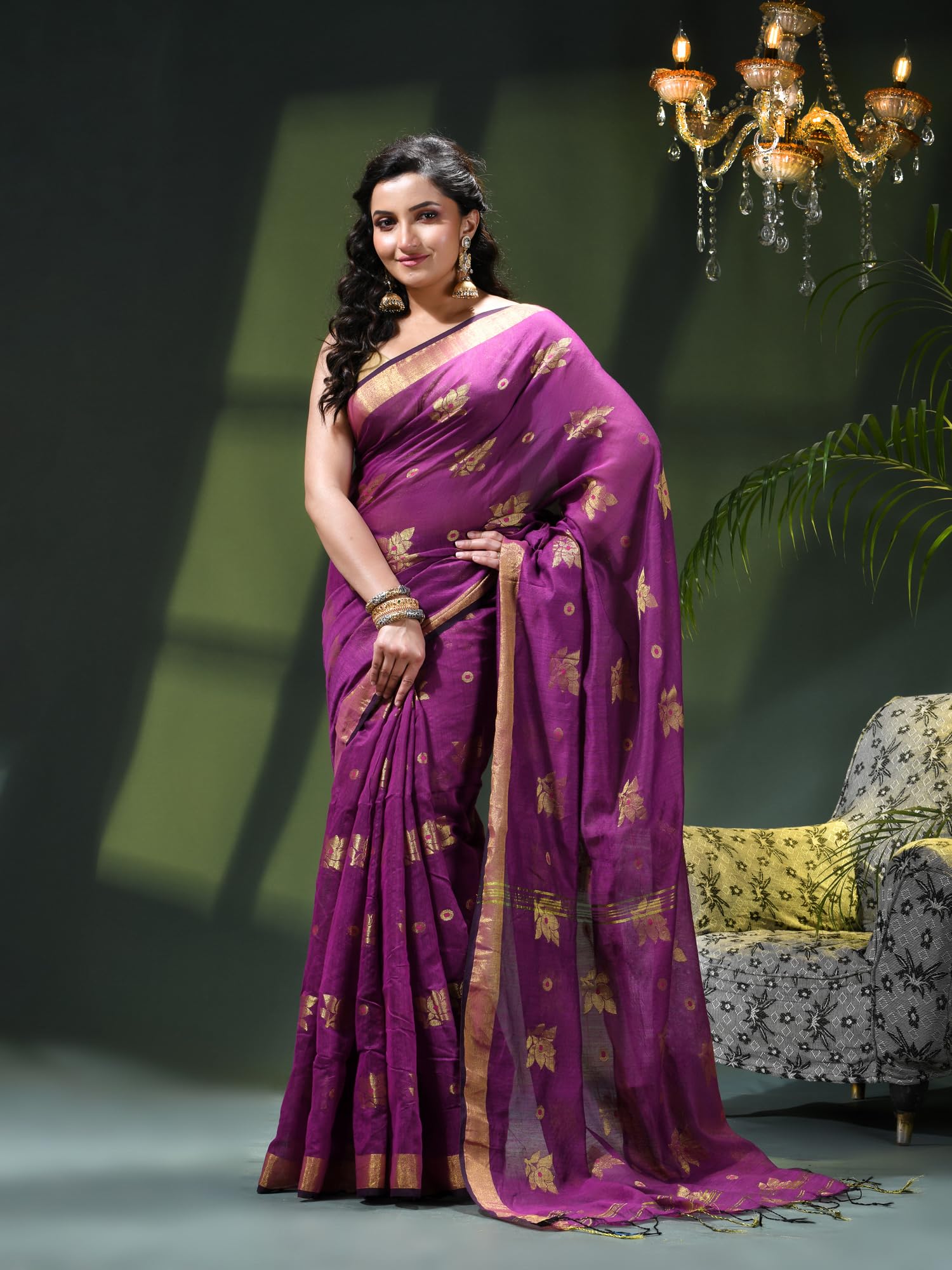 db desh bidesh Desh Bidesh Silk Blend Zari Festive Ethnic Saree For Women-picture-51