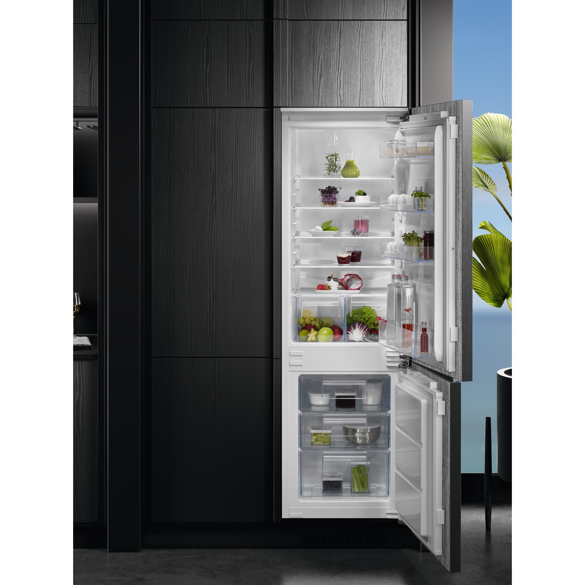 AEG Einbau-Kühl-Gefrier-Kombination 178cm, Serie 5000 ColdSense: schnelle Temperatur-Wiederherstellung, Kühlen 189L, Gefrieren 73L, LowFrost, LED-Display, Schnell-Gefrieren, Festtür, TSC5S183DF