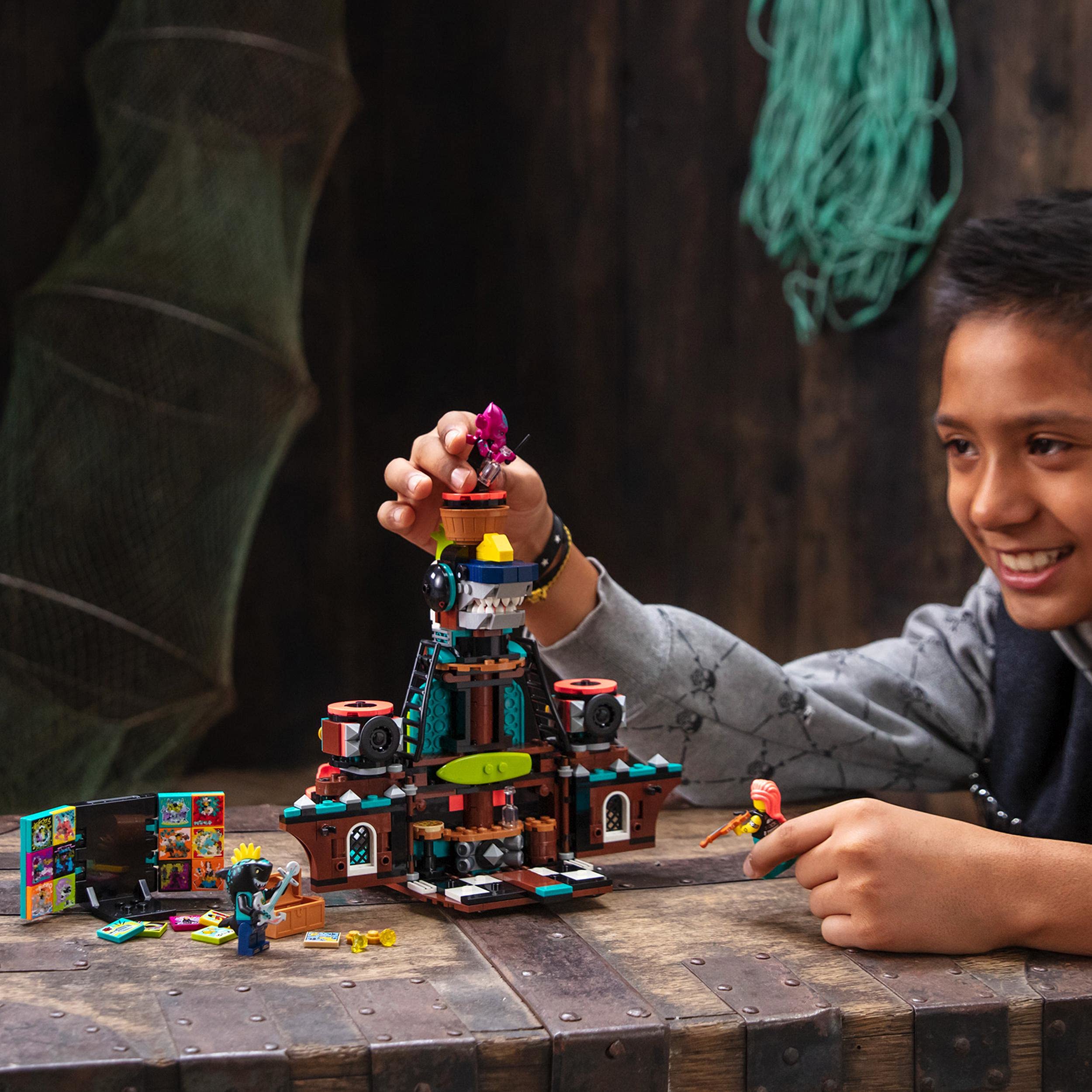 LEGO VIDIYO Punk Pirate Ship BeatBox Creatore Video Musicali con 3 Minifigure, Giocattoli per Bambini, App Realtà Aumentata, 43114