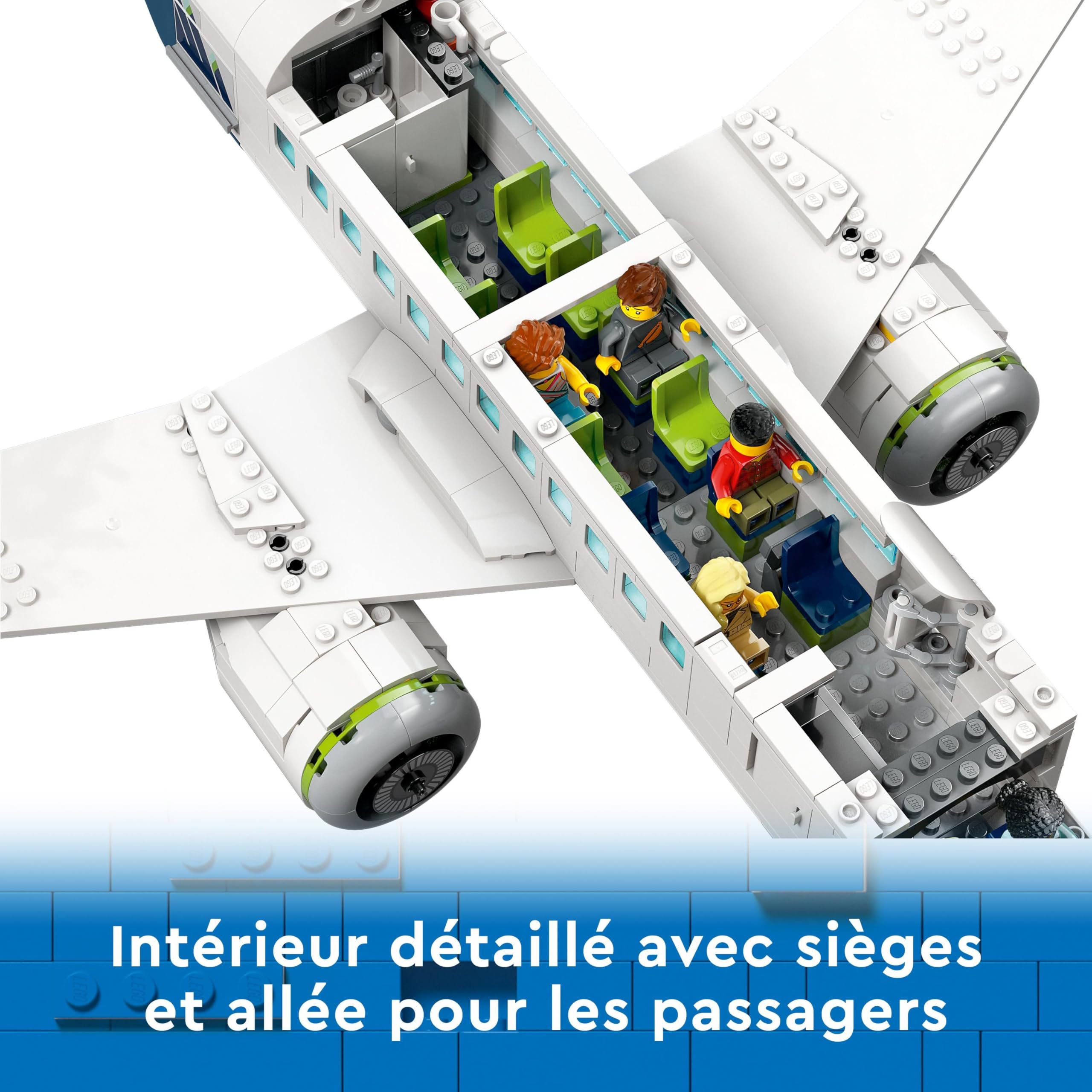 LEGO 60367 City L’Avion de Ligne, Jeux de Construction, Maquette d'avion pour Noël, avec Véhicules de l'Aéroport : Bus, Remorqueur, Chargeur, Camion à Bagages et 9 Minifigurines, Cadeau