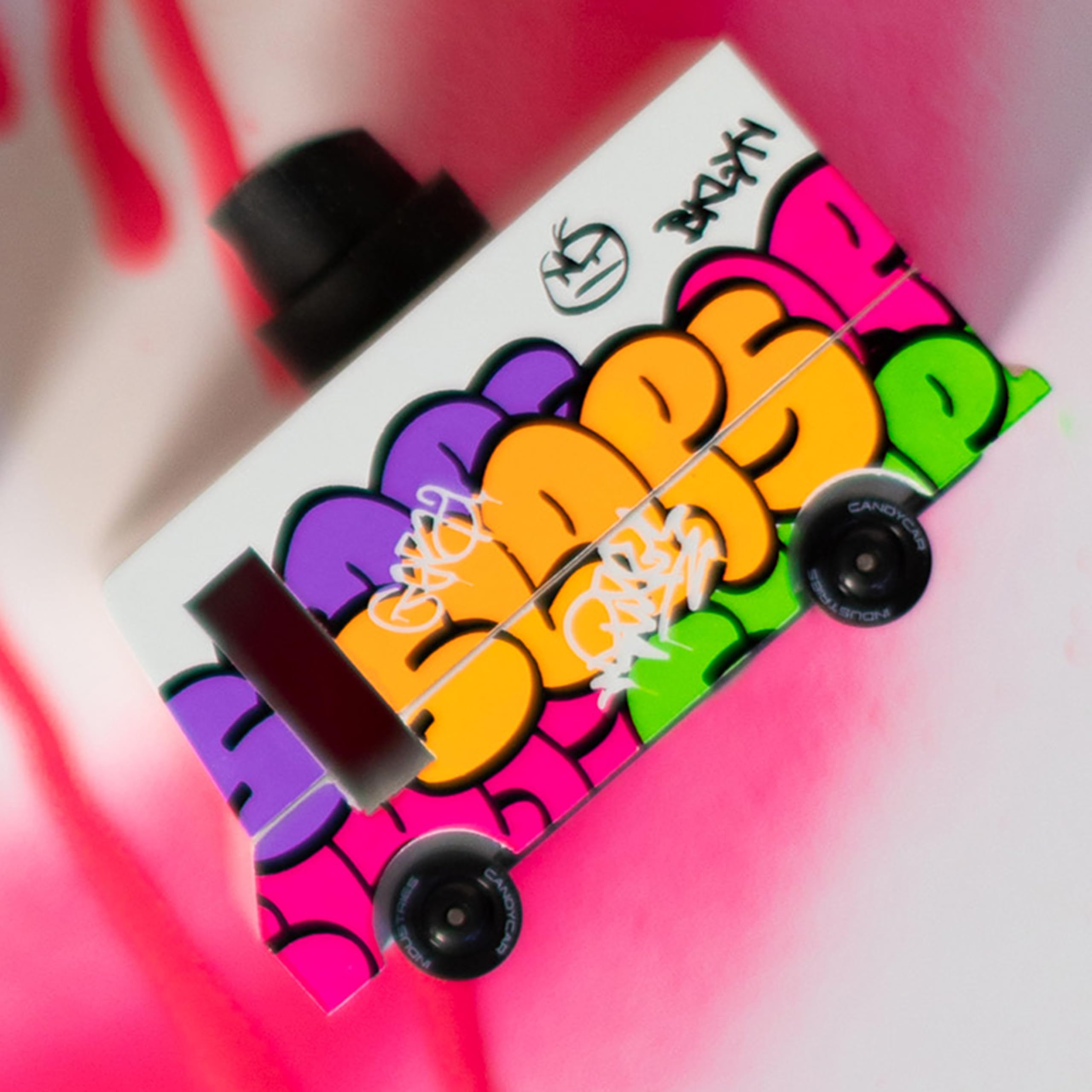 Candylab Toys CANDYCAR kolekcja ciężarówek spożywczych – czarne graffiti, wysokiej jakości ręcznie wykonany samochód z drewna bukowego