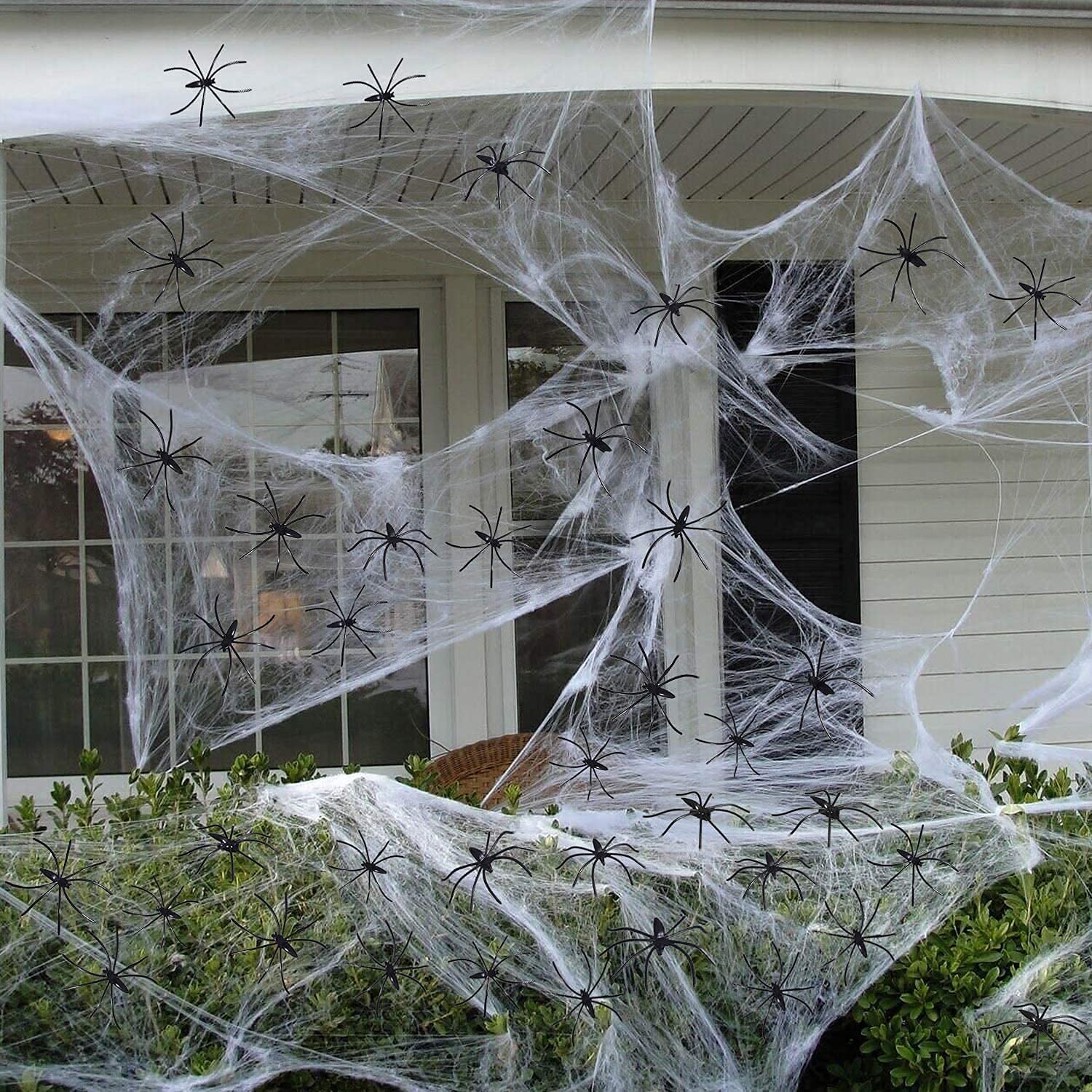 GGEROU Halloween Stretchy Spider Web Halloween Decorations with 100 Extra Fake Spiders,1000 sqft Spooky Stretchy Cobwebs for Halloween Home Yard Indoor Outdoor Party Yard Haunted House (White)