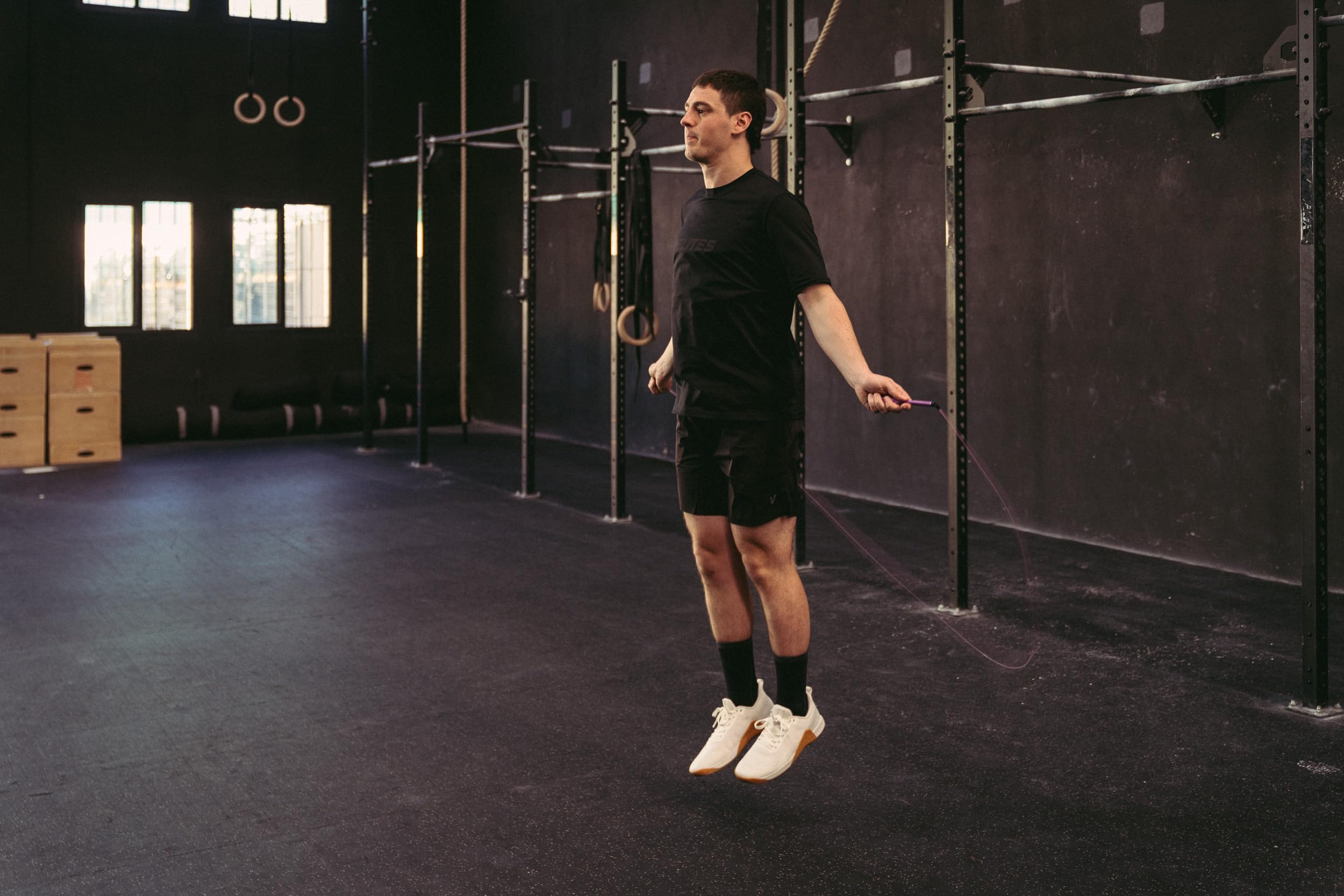 Velites Fire 2.0 Corde à sauter ultralégère en aluminium | Pour le cross training, le HIIT, la boxe et le double saut | Poignée antidérapante avec roulements | Sac et application inclus