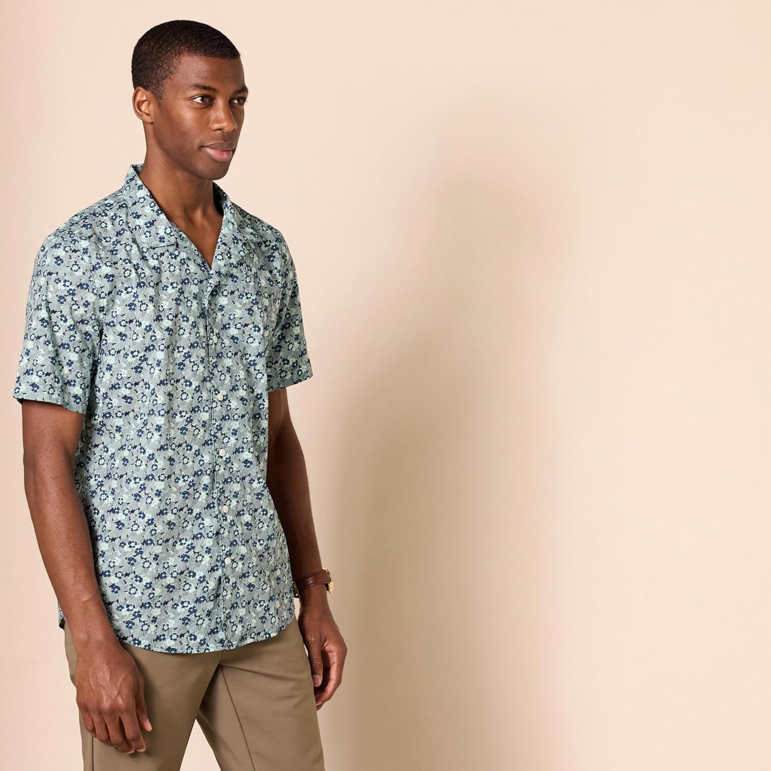 Amazon Essentials Men's Vacation Cotton Button-Down Resort Shirt, Short Sleeve - Image 2