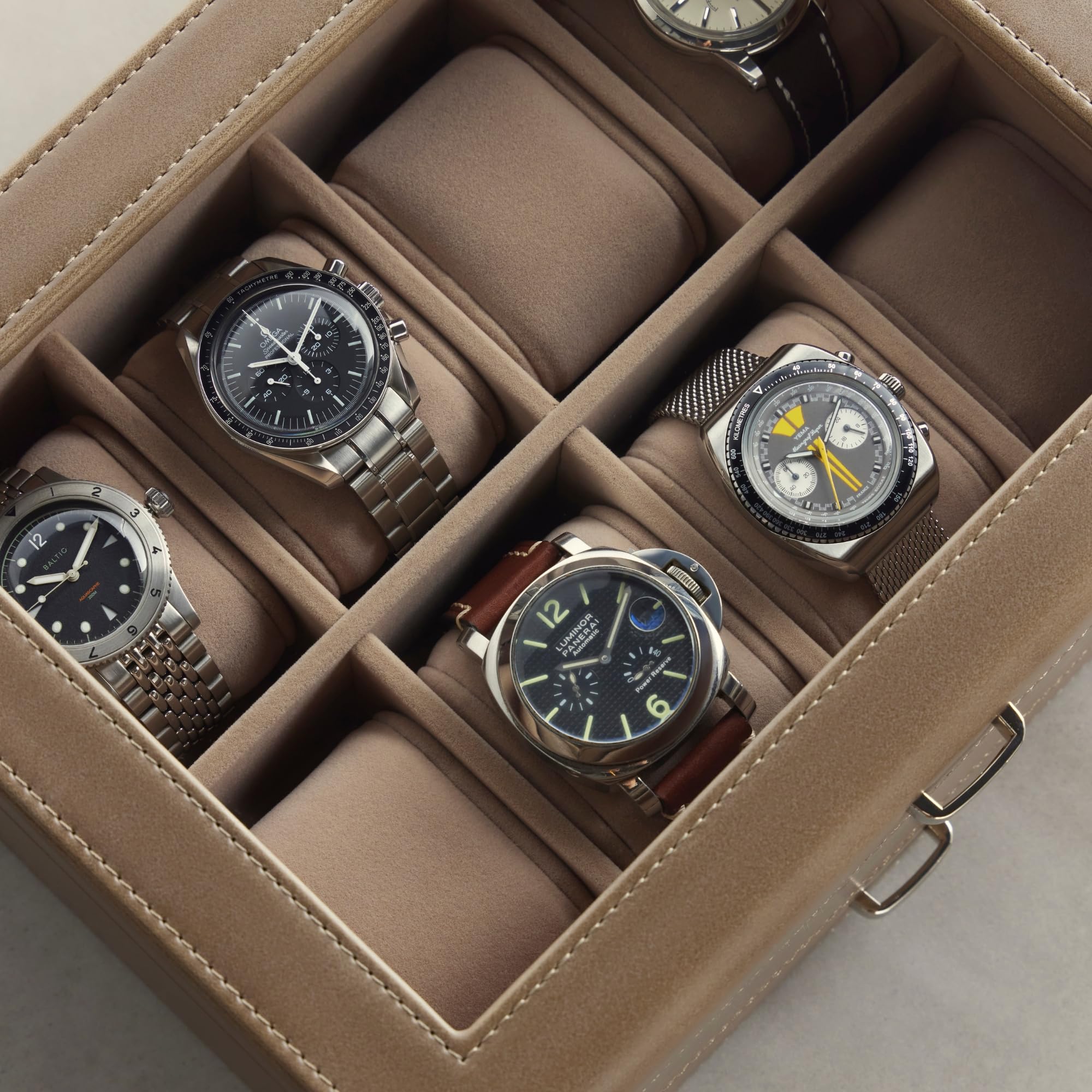 TAWBURY Caja de reloj de 8 ranuras, unisex, con cajón de almacenamiento, pantalla de cristal real y almohadas extra anchas para relojes grandes (gris pardo)