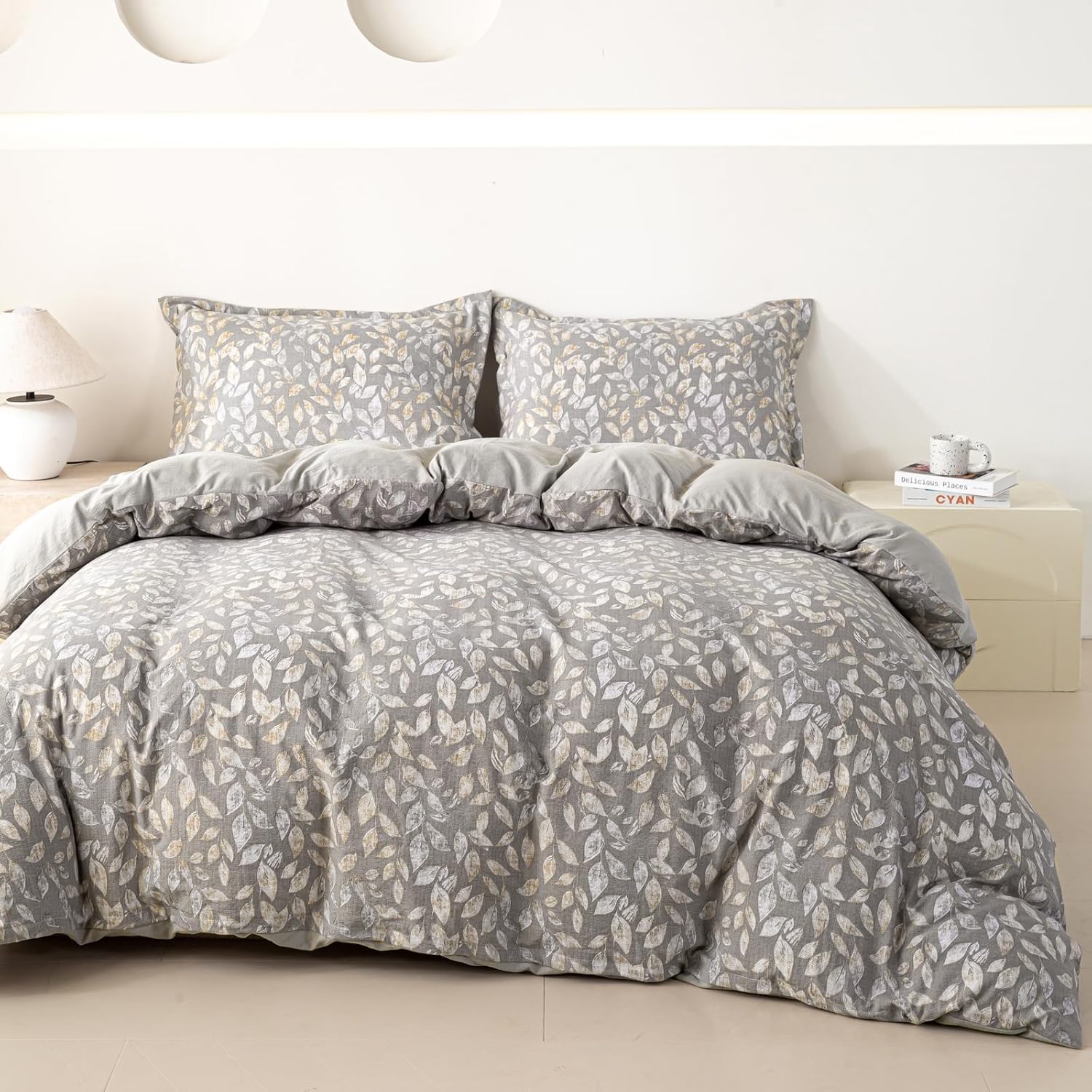 OAITE Brown Leaves King Size Duvet Cover-3 Pieces Prewashed Cotton-Like Polyester Extra Soft Bedding Set, Includes 1 Duvet Cover 104''x90''with Zipper Closure & 2 Pillow Shams, Comforter Not Included