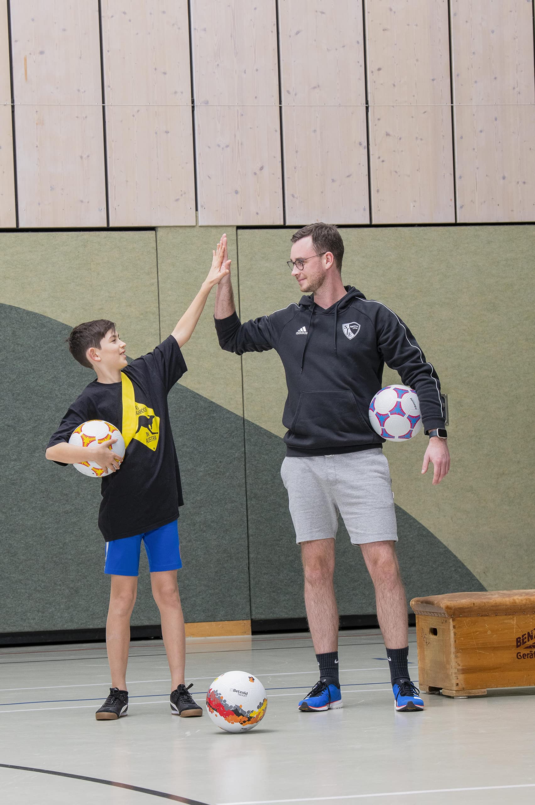 Betzold Schulhof-Fußball - Größe 5 hochwertige Fußballbälle für Schule und Verein Indoor Outdoor