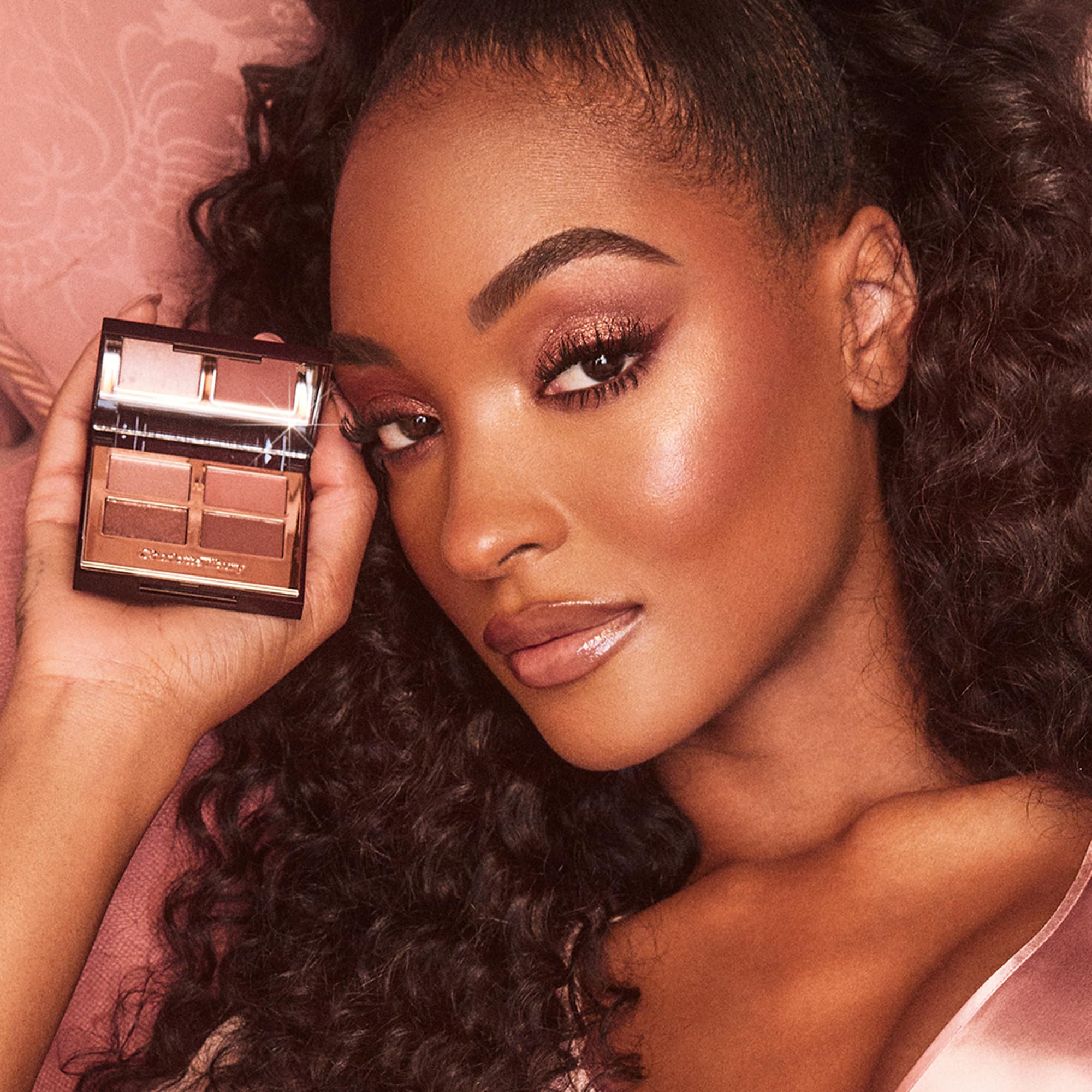 Charlotte Tilbury Luxury Palette Eyeshadow - Shimmer, Metallic & Satin Matte Eyeshadow Quad with a Rich Powder Formula - Includes 4 Complementary Shades