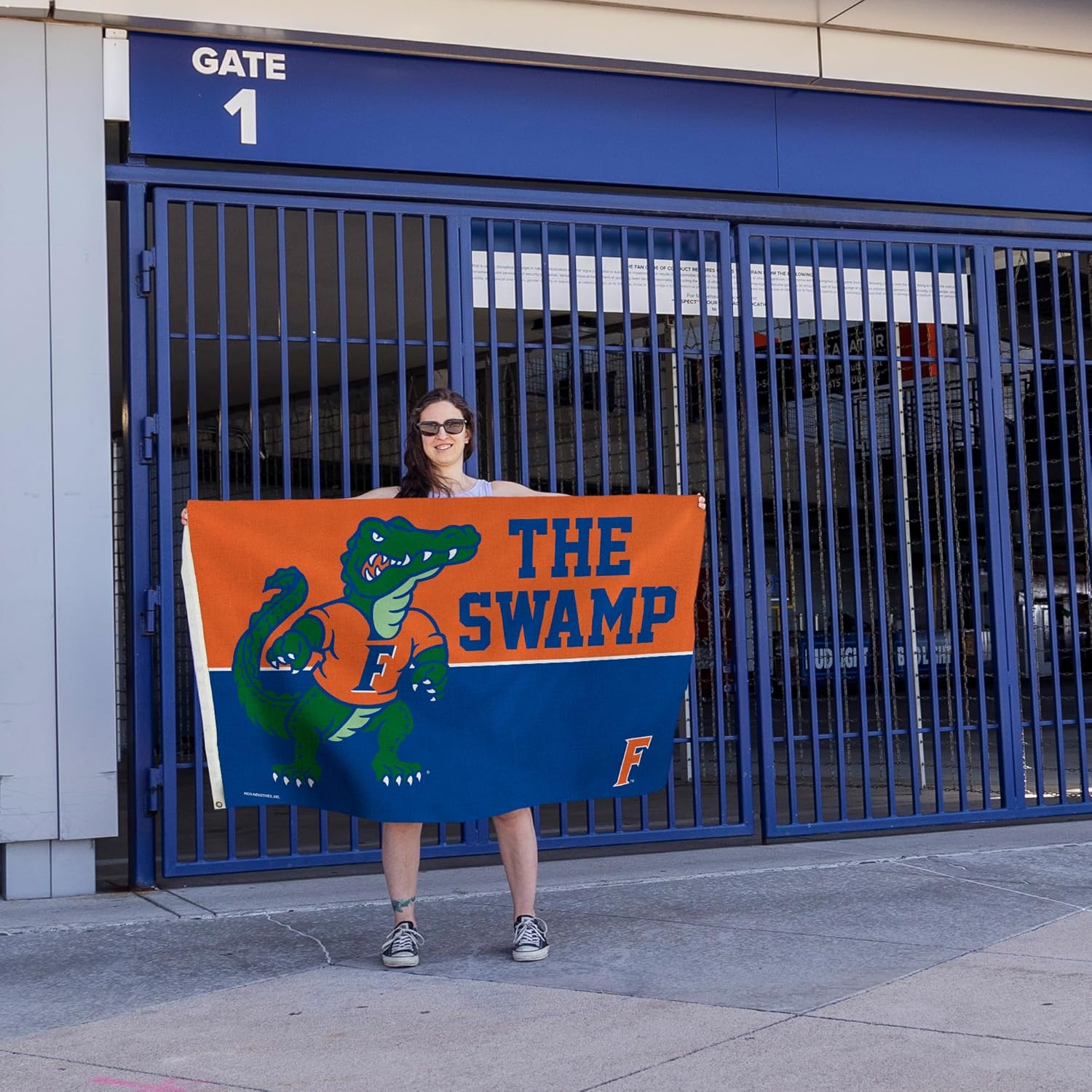 Made By Rico Industries NCAA Florida Gators Flag 3' x 5' Banner Flag - Single Sided - Indoor or Outdoor - Home Décor
