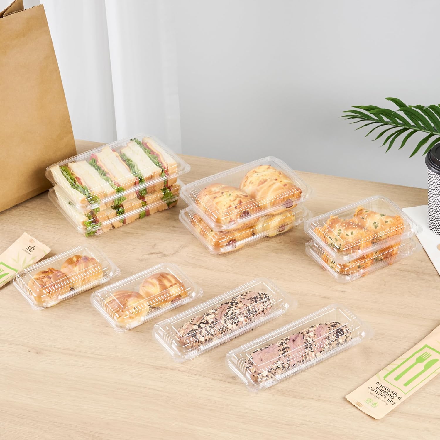 Restaurantware Clear Plastic Takeout Container 100 Count 8.27 x 5.83 x 1.77 Inch Clamshell Box Disposable Food Container Hinged Lid Stackable Clear