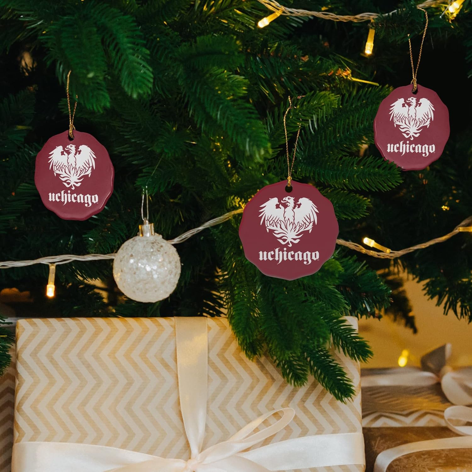 GRAPHICS & MORE University of Chicago Primary Logo Porcelain Scalloped Holiday Christmas Tree Ornament - 2.8" (7.1 cm) - Image 7