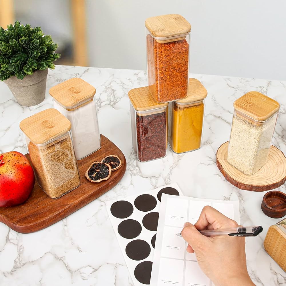 ガラスと陶器のスパイスキャニスター 4個セット ニュージーランド 1972年製 ガラスと陶器のスパイスキャニスター 4個セット ニュージーランド 1972年製