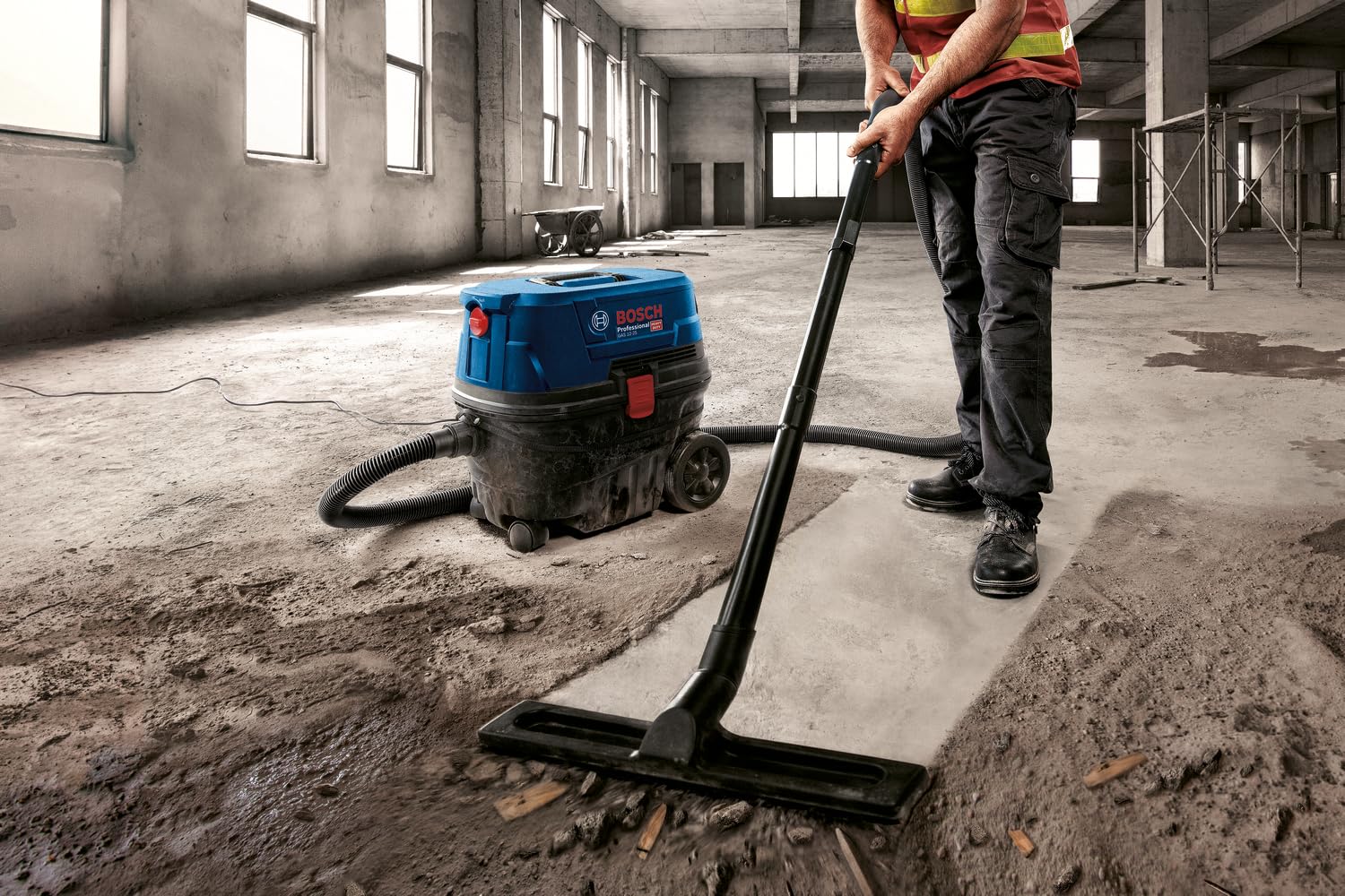 Bosch Professional Aspiratore a umido/a secco GAS 12-25 PL (motore da 1.250 W, portata di 65 l/s, depressione di 200 mbar, incl. filtro HEPA, bocchetta a lancia)