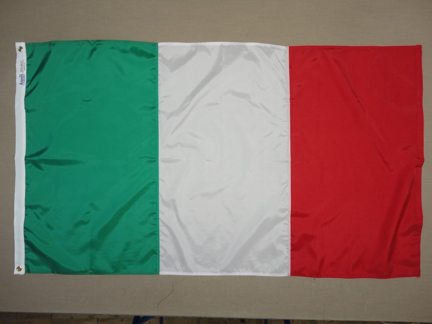 Annin Flagmakers Italy Flag USA-Made to Official United Nations Design Specifications, 3 x 5 Feet (Model 193997)
