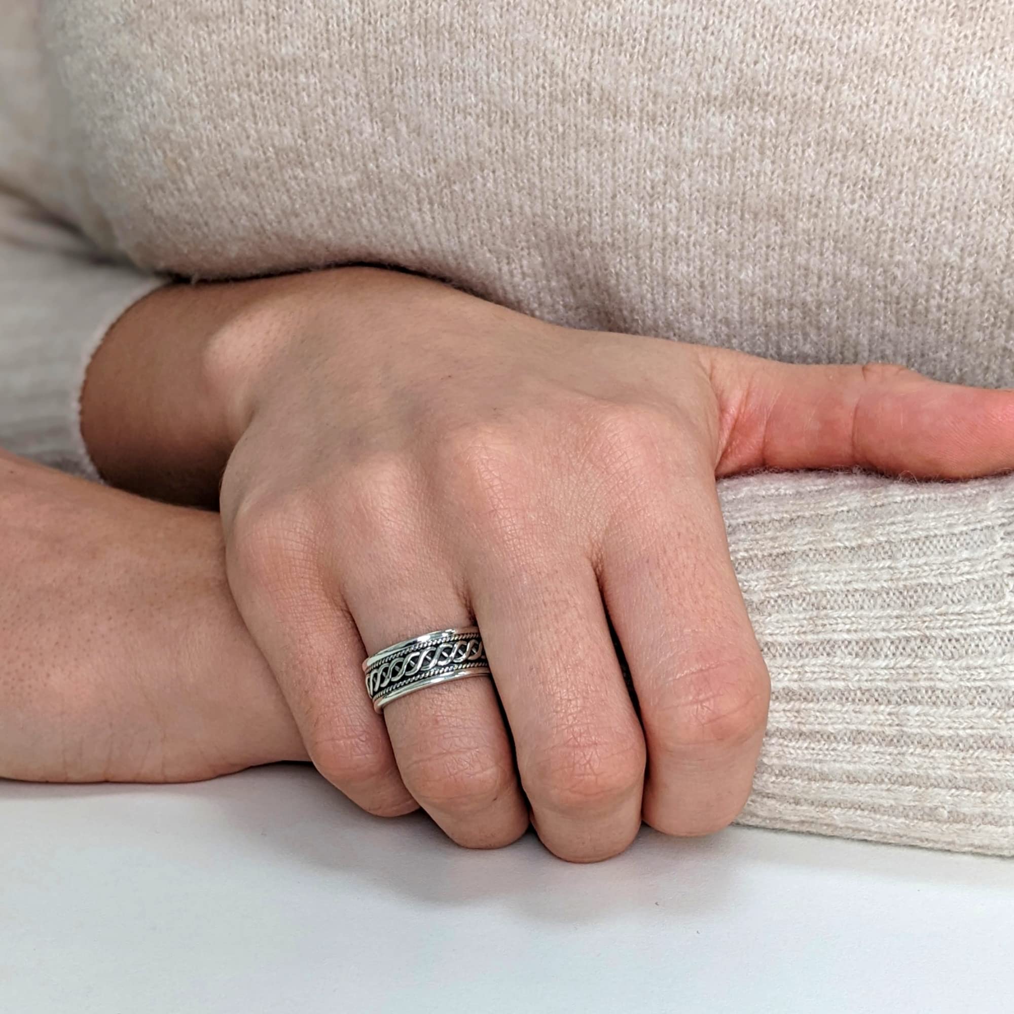 Silverly Anello con Nodo Celtico | Fedi Nuziali da Uomo e da Donna in Argento Sterling 925 per Lui e per Lei | Elegante Anello di Promessa Celtico a Fascia Larga