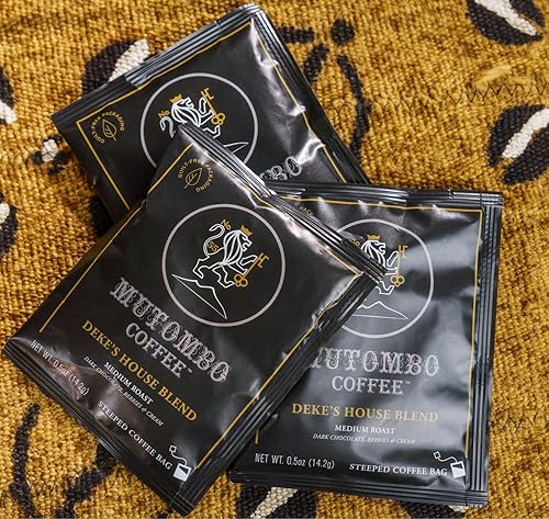 Miniatura 5 de Mutombo Coffee Dekes House Blend - Bolsa de café  Tostado medio  Bolsa empapada notas de chocolate bayas y crema  8 unidades