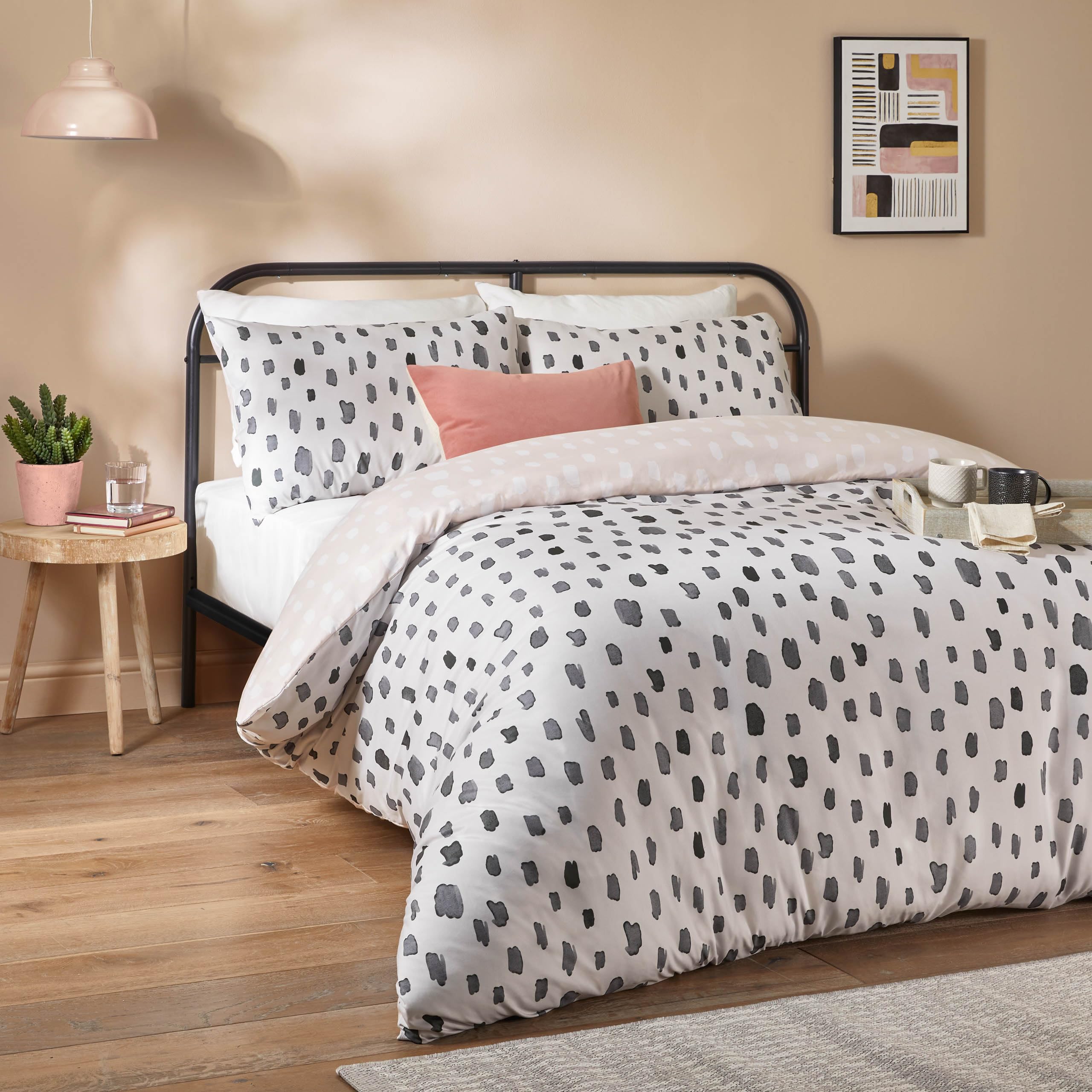 Duvet Day Robi King Size Cream Printed Duvet Set - Modern Art Inspired Design - Ultra-Soft Easy-Care Material