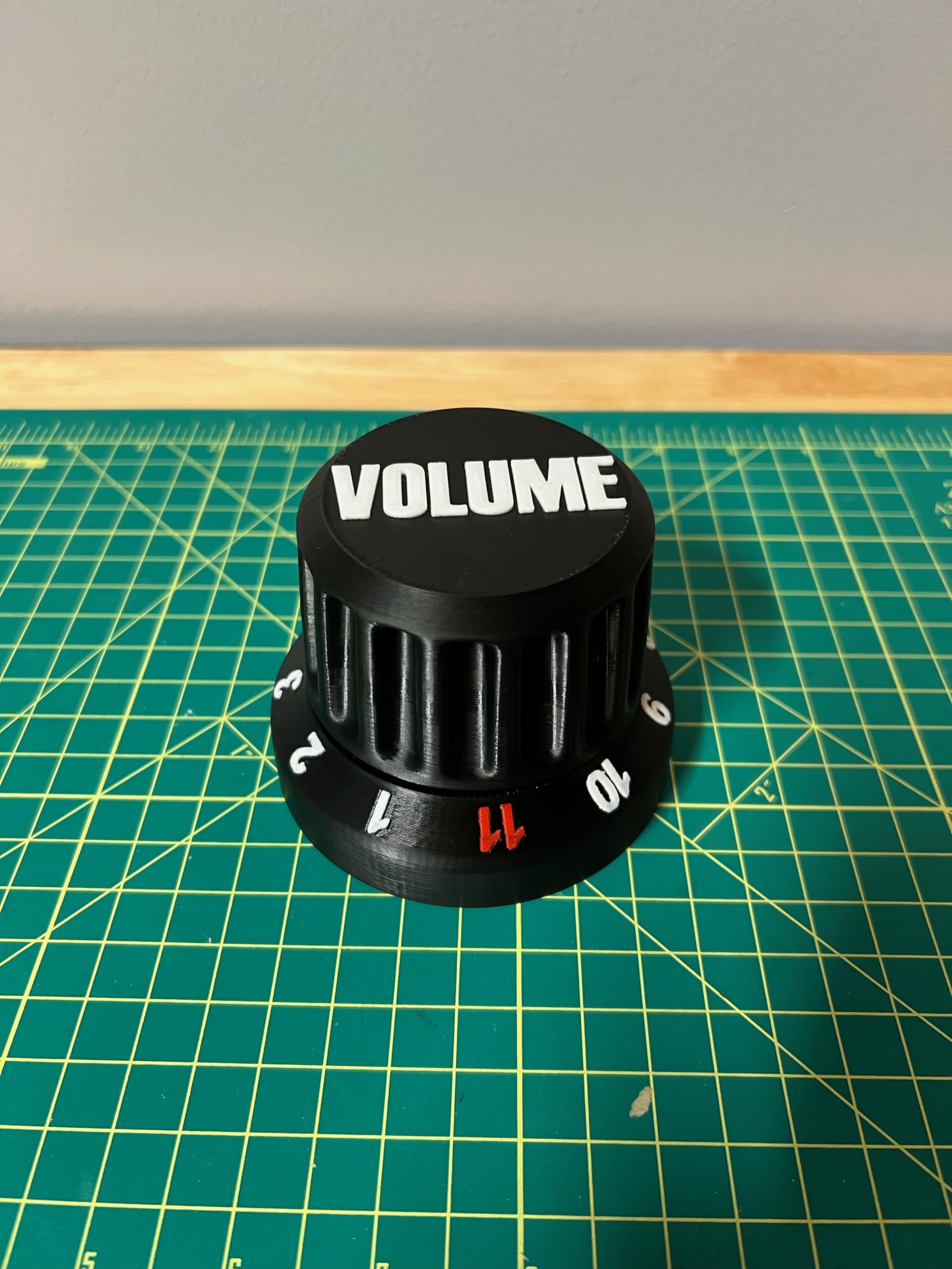 Guitar Pick Holder with Volume Knob - USA Made - 11 Notch - for Guitar Players - Pick Storage Container