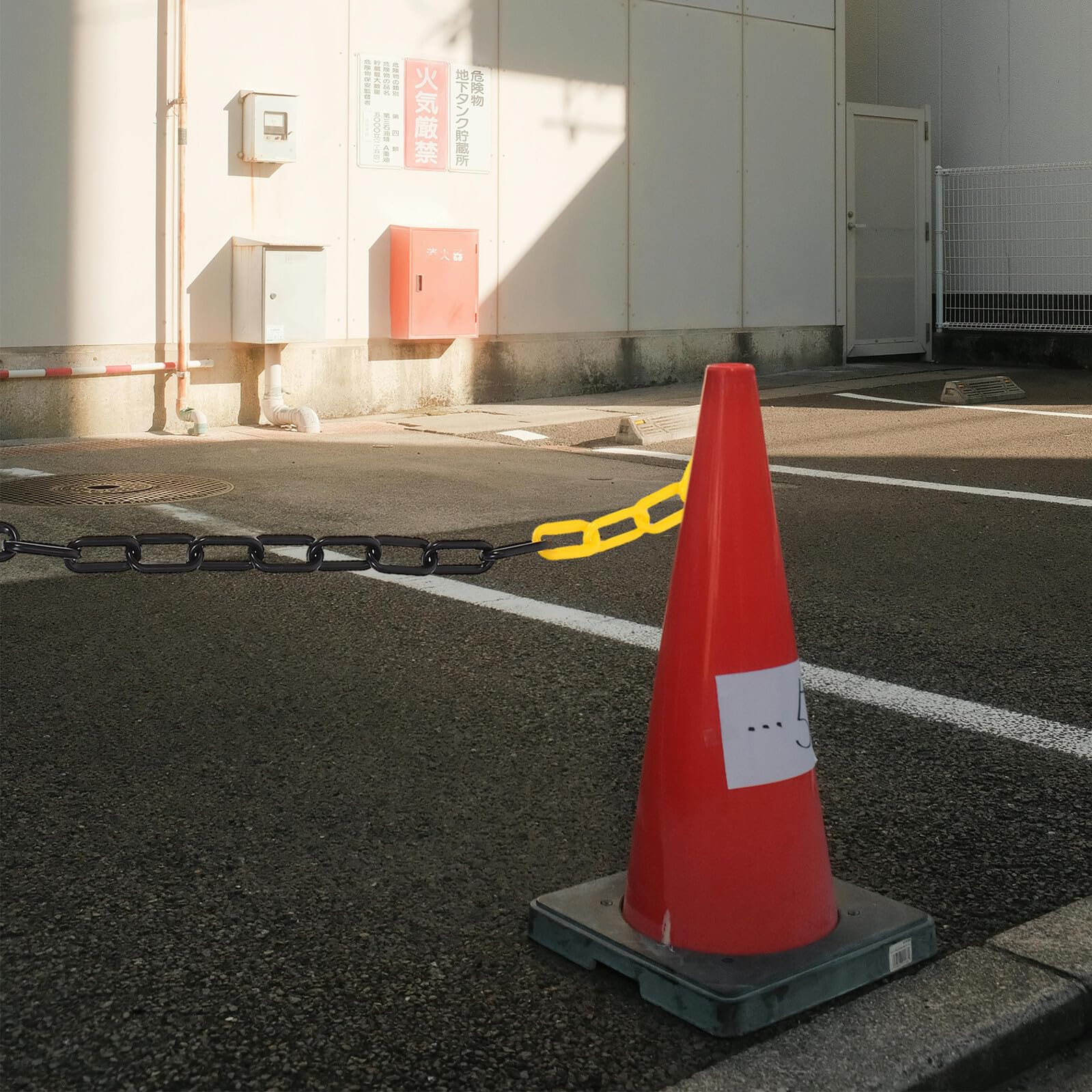 Cabilock Cadena de Barrera de Seguridad de Plástico Ligera 6 Mm 25 Metros Amarilla y Negra para Control de Multitudes, Estacionamientos, Obras y Señalización Industrial