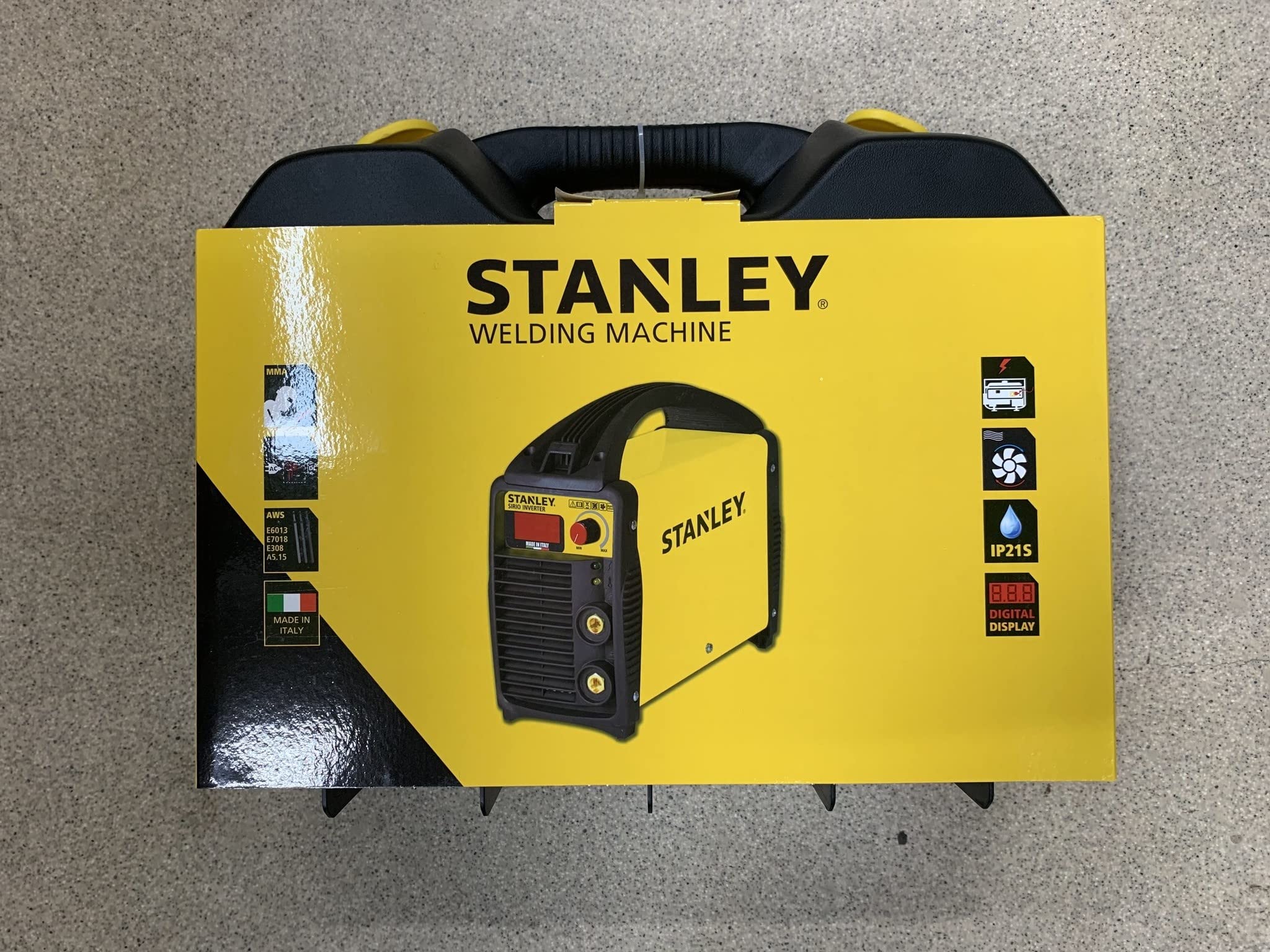 Stanley Saldatrice portatile con valigetta e casco per saldatura, elettrodo Ø1,6-3,2 mm, 10-130A, 90V