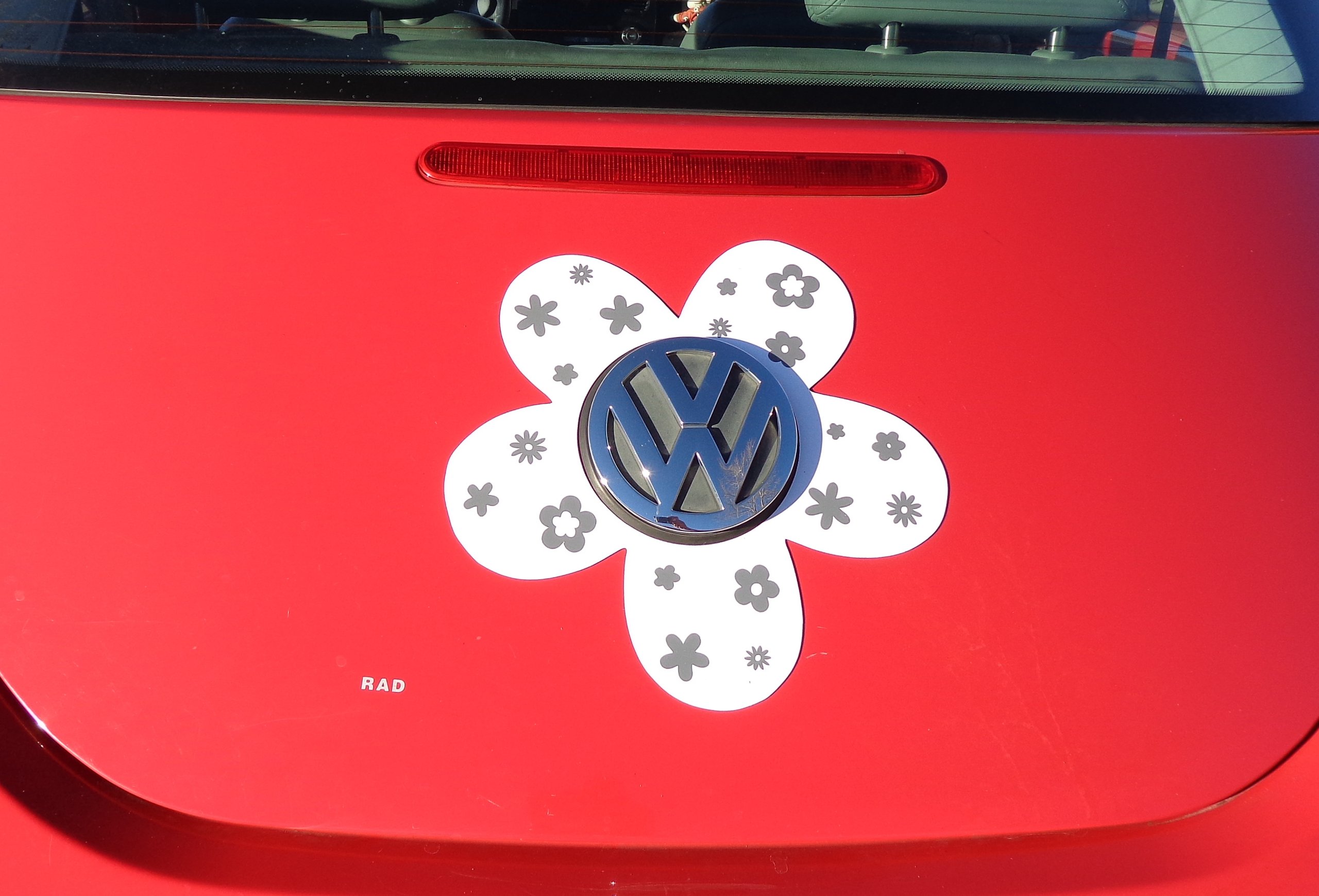 Bling My Bug Magnetic VW Beetle Decal Gray Daisy
