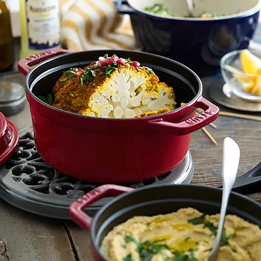 STAUB LA COCOTTE 赤 オーバル型 Amazon.com: Staub Cast Iron Oval Cocotte, Dutch Oven, 5.75