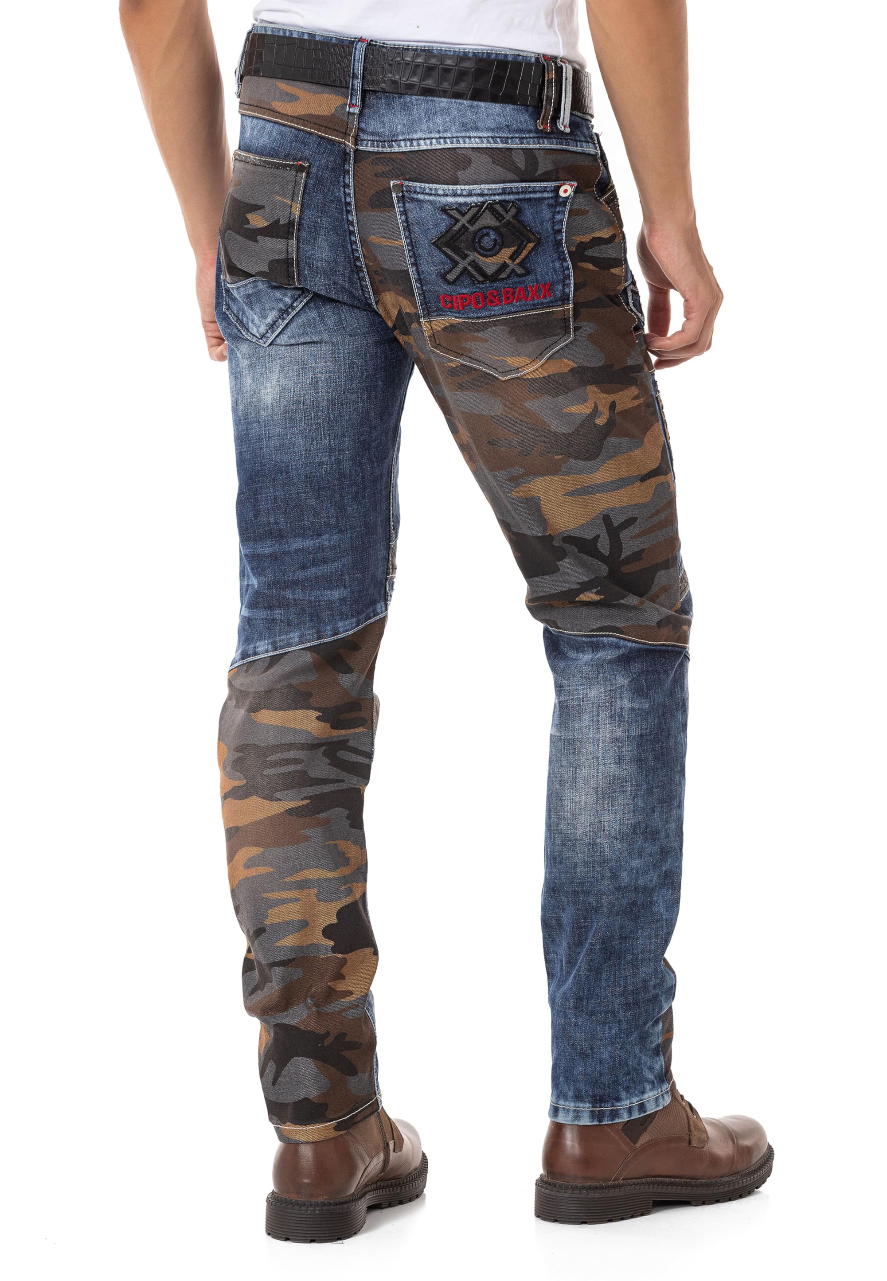 Cipo & Baxx Herren Jeanhose | Destroyed & Frayed Denim mit Nieten, Kunstleder, Ziernähte & Graffiti | Fashion & Biker Style