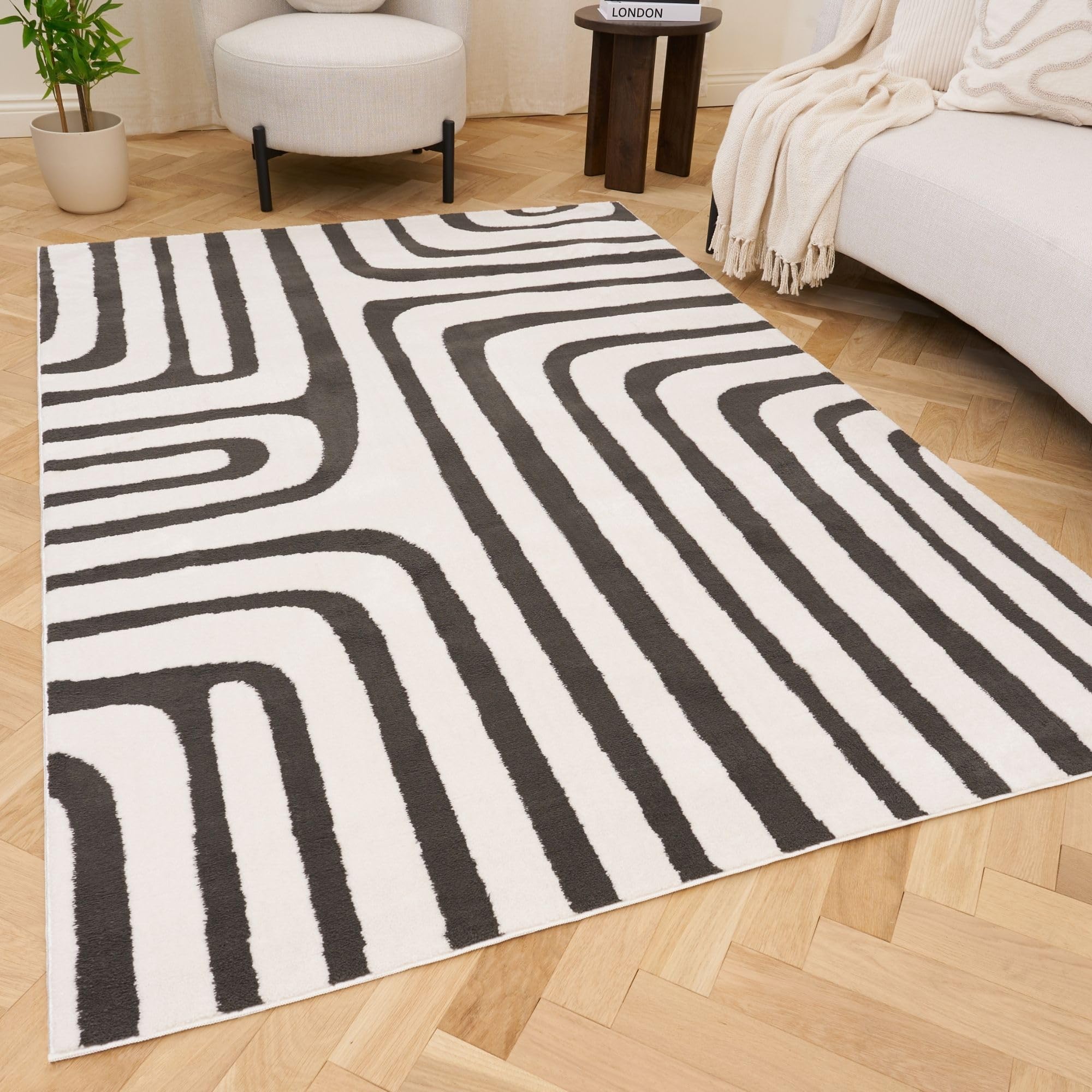 B&Q -  Loft Dark Grey And Ivory Curved Line Living Room Area Rug And Runners Soft Pile