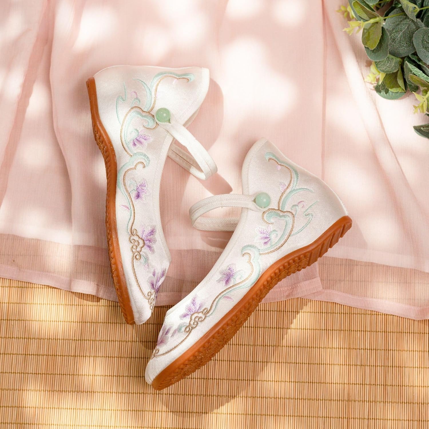 Chinese Ethnic Style Exquisite Flower Embroidered Shoes Retro Classic Comfort Ankle Strap Shoes Cheongsam Walk Show Yoga Ballet Shoes for Women(Color:White,Size:5.5)