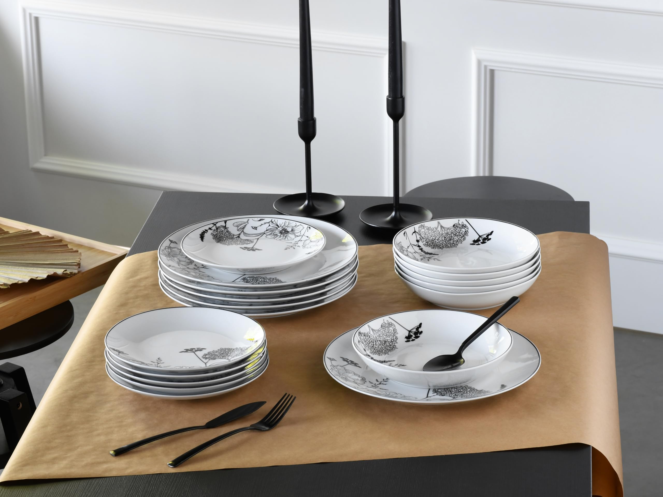 CreaTable, 22673, Serie Luna Black Flower, 18-teiliges Geschirrset für 6 Personen, Teller Set aus Porzellan, spülmaschinen- und mikrowellengeeignet, Qualitätsproduktion