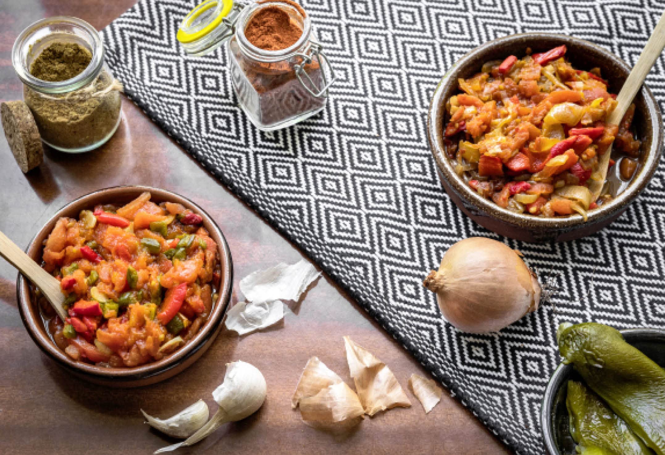 Orient Vegan: Aromatisch, würzig, bunt. Mehr als nur Mezze, Tajine und Taboule: Über 60 arabische Rezepte natürlich vegan oder vegan interpretiert. Das vegane Kochbuch für orientalisches Essen!