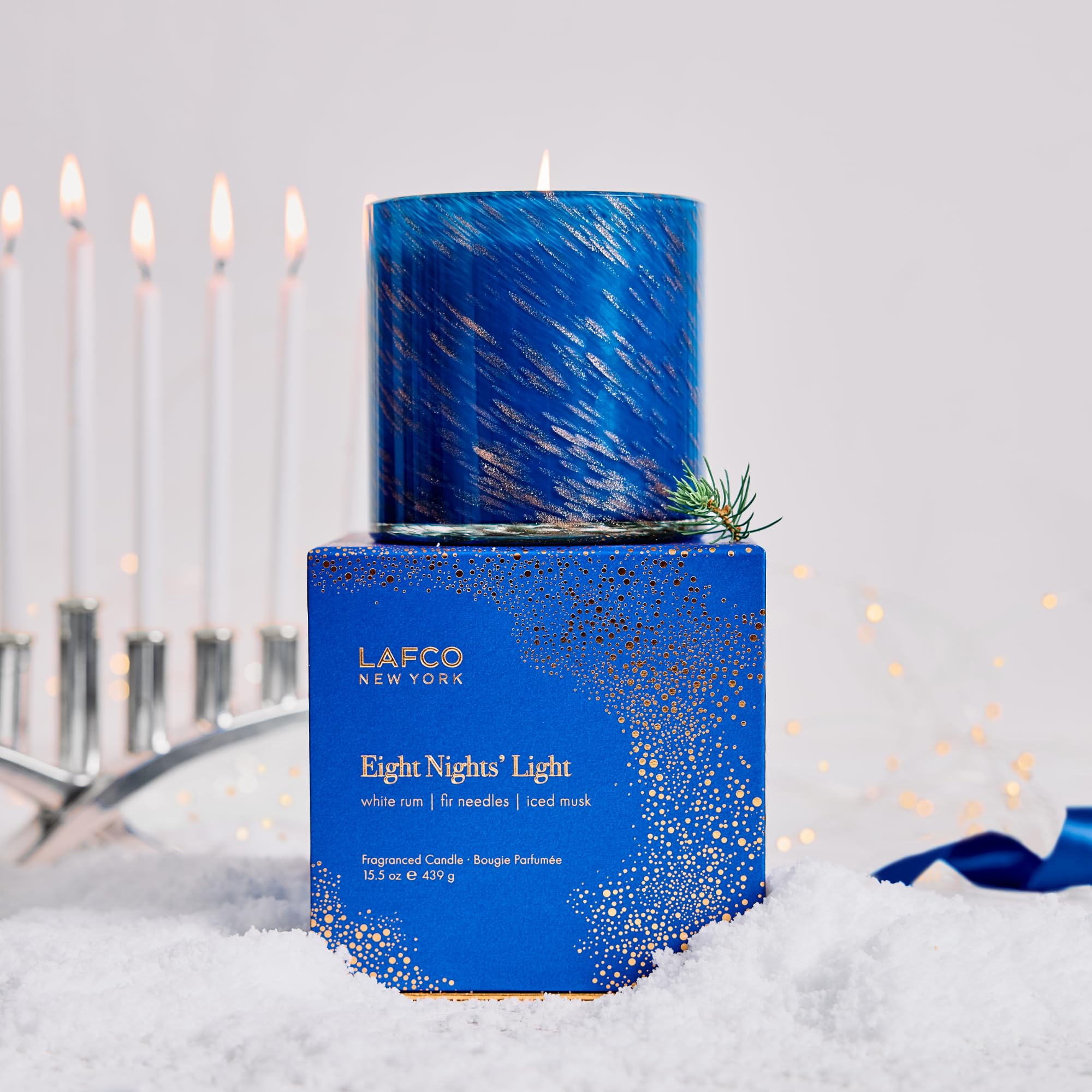 LAFCO New York 2025 Holiday Signature Candle, Eight Nights' Light - 440 ml - 90 ore di combustione, riutilizzabile, vaso in vetro soffiato a mano - Made in USA
