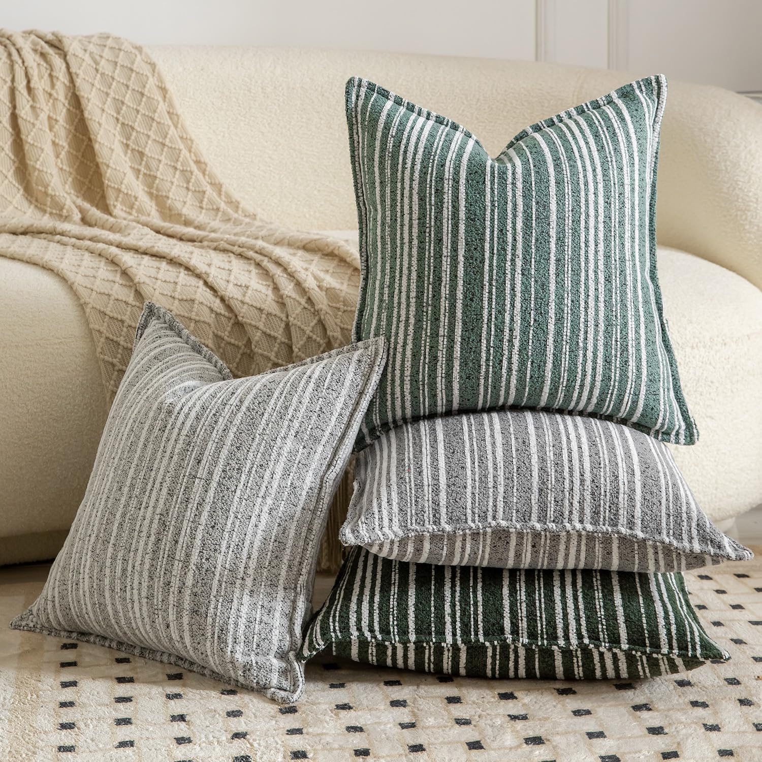 Madizz 2 Pezzi Copri Cuscini in Boucle con Bordo Decorativo Neutri Morbido Copricuscini Fodere per Cuscino Lusso Stile Arredi per Divano e Letto Grigio chiaro 45x45 cm