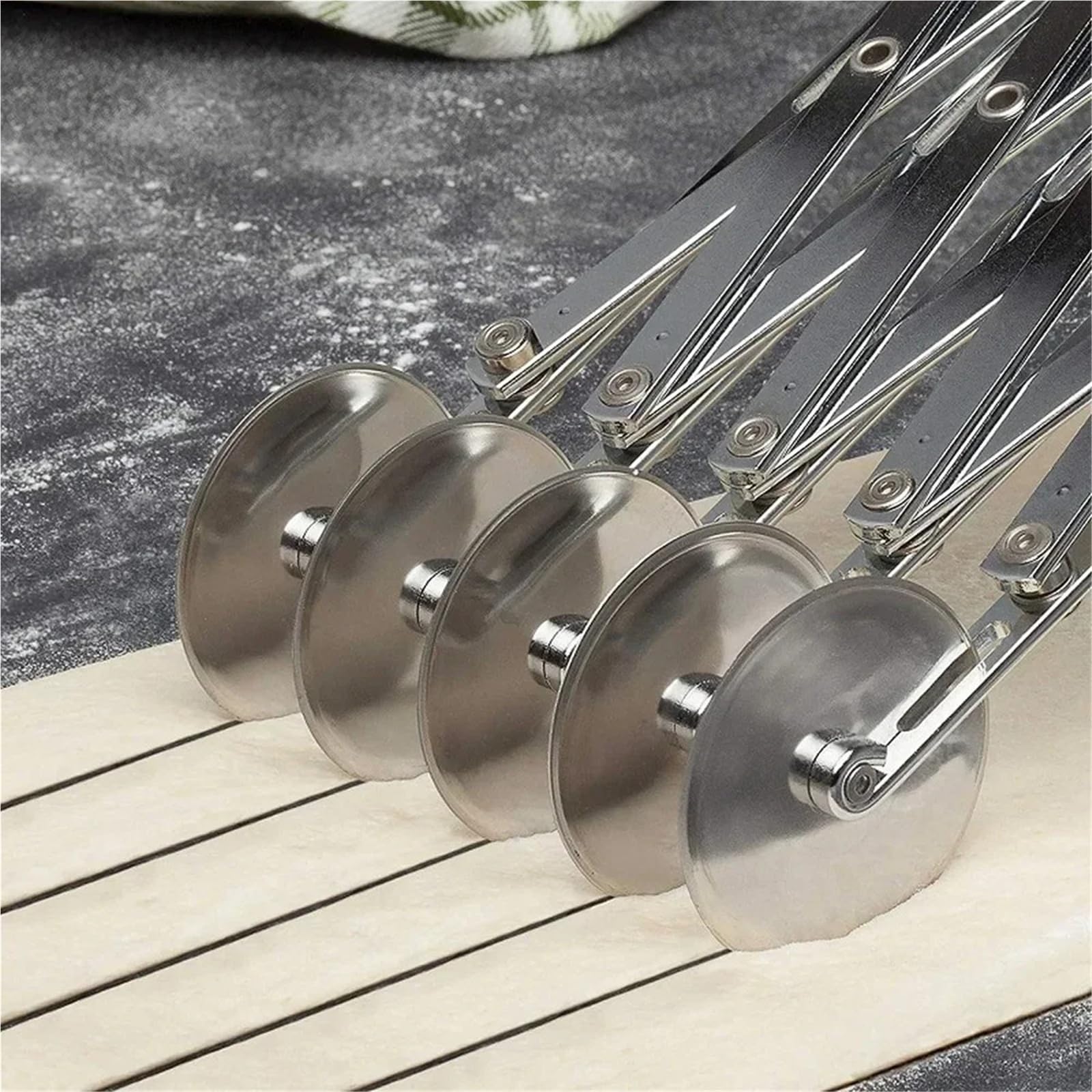 Rodillo cortador de masa de múltiples ruedas | Cuchillas de acero inoxidable 3/5/7 for dividir masa de pizza(5 Wheels)