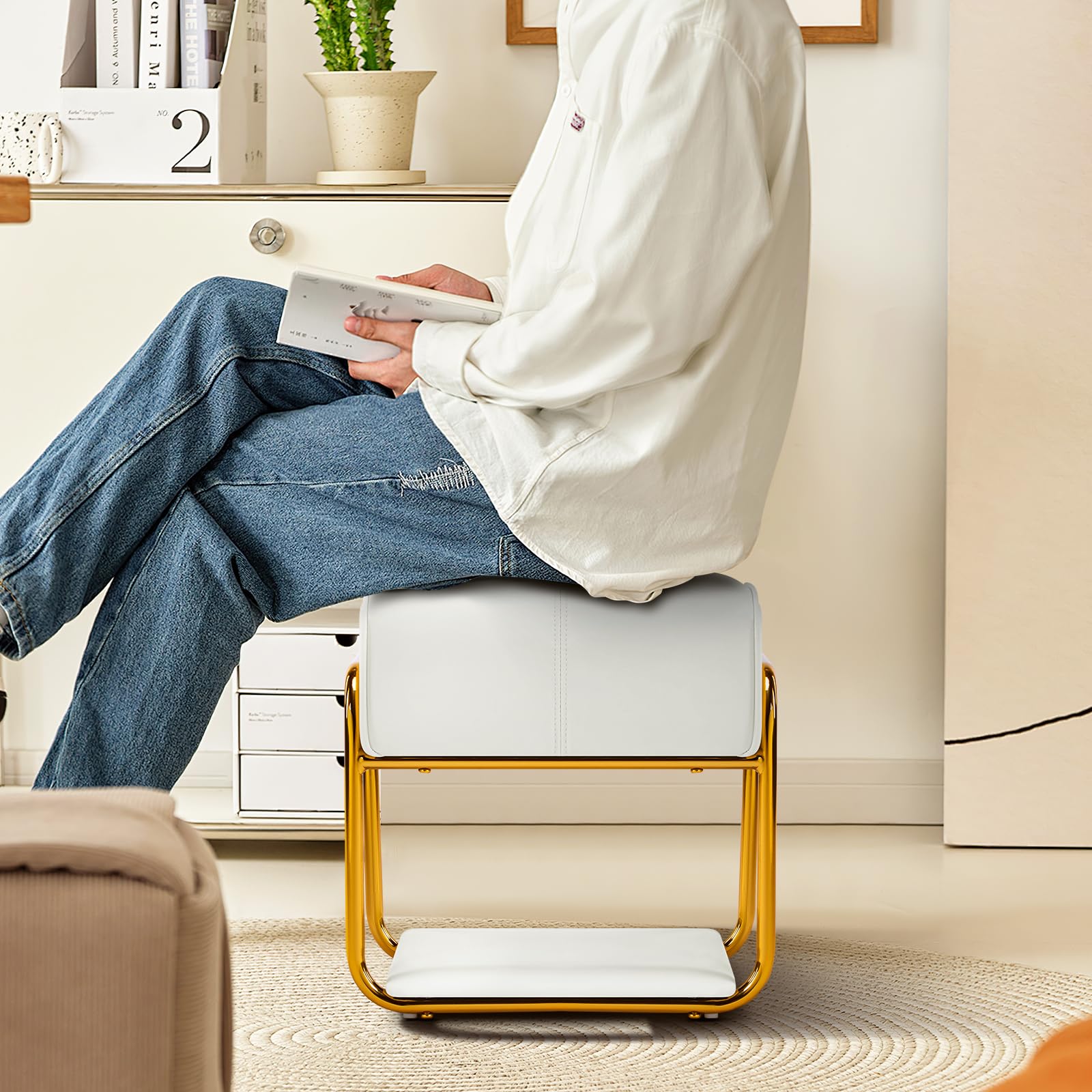 Hellove Tabouret Coiffeuse, Tabouret Chaise de Maquillage avec Pieds en Acier doré en Cuir, Pouf Coiffeuse Confort Vanity Stool Fille pour Dressing Room, Salon, Chambre, Capacité 135 kg, Blanc