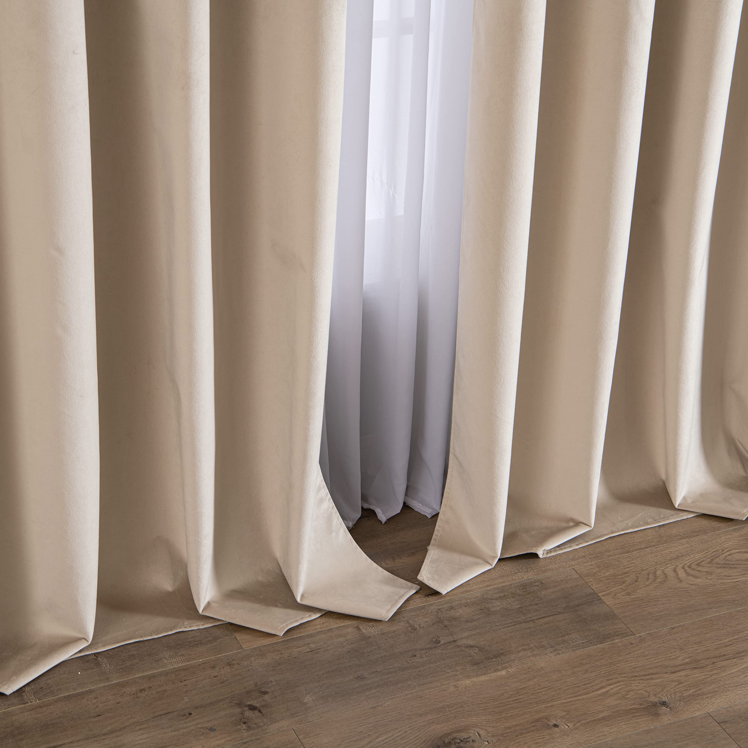 Emema Zacht fluwelen gordijn, 2 panelen, thermisch verduisterend, temperatuuraanpassing, gordijn met ogen voor slaapkamer, woonkamer, elegante decoratie, 140 x 300 cm, donkergroen Emema Zacht fluwelen gordijn, 2 panelen, thermisch verduisterend, temperatuuraanpassing, gordijn met ogen voor slaapkamer, woonkamer, elegante decoratie, 140 x 300 cm, donkergroen