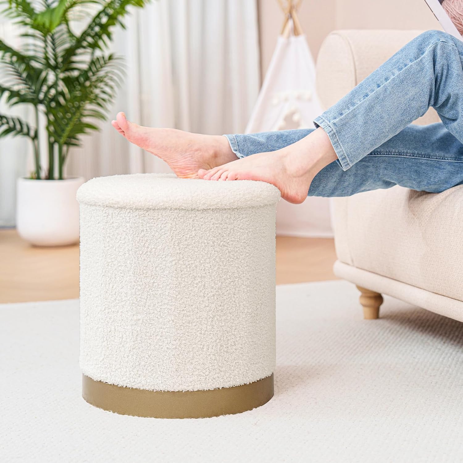 Round Storage Ottoman with Reversible Tray Top, 16.3" Boucle Ottoman Footrest Stool with Metal Base, Upholstered Vanity Stool with Storage for Living Room Bedroom, White