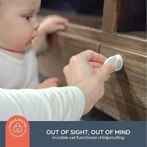 Miniatura 3 de Dreambaby  Cerraduras adhesivas (8 unidades, 1 llave)  Cierres magnéticos para gabinete a prueba de niños, color blanco  Modelo L859