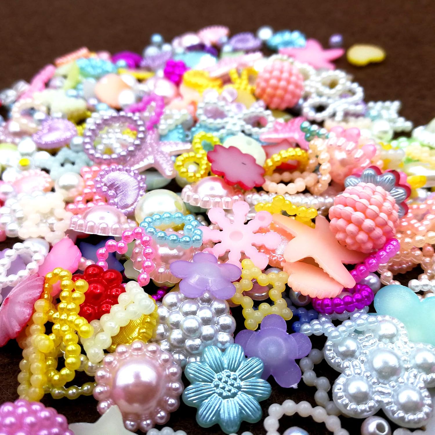 Amaney Around 300pcs 4-20mm Mixed Styles Crafts Material Kit Flatback Rhinestones Pearls Resins Round Beads Embellishments for DIY, Plastic, Assorted Colors