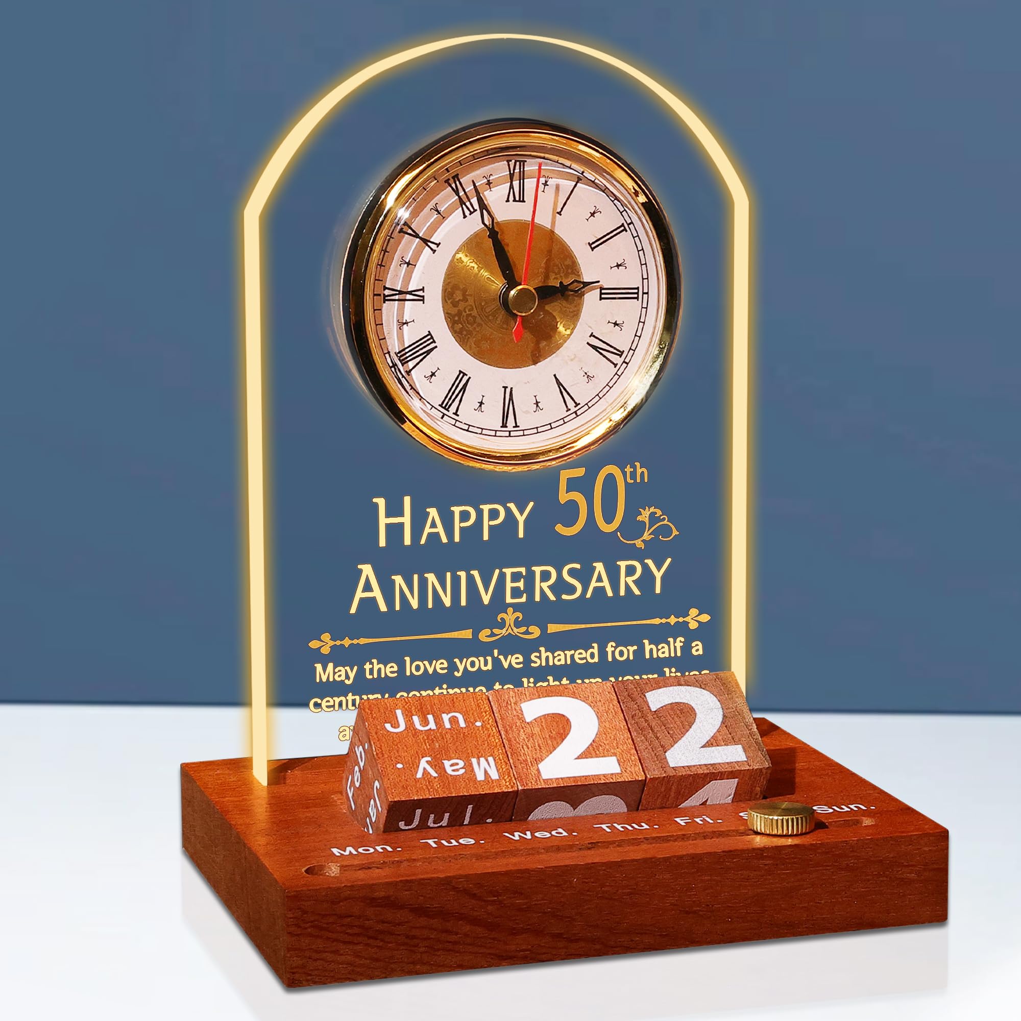 OkiyiD 50° Anniversario di Nozze, Orologio in Quarzo per Anniversario, Orologio da Scrivania, 50 Anni di Matrimonio, Nozze d'Oro per Coppia, Genitori, Nonni (Base in Legno con Luce LED)